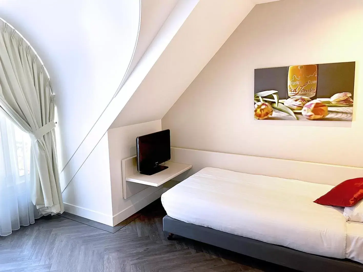 Standard Single Room - single occupancy in Hotel Restaurant Oud London