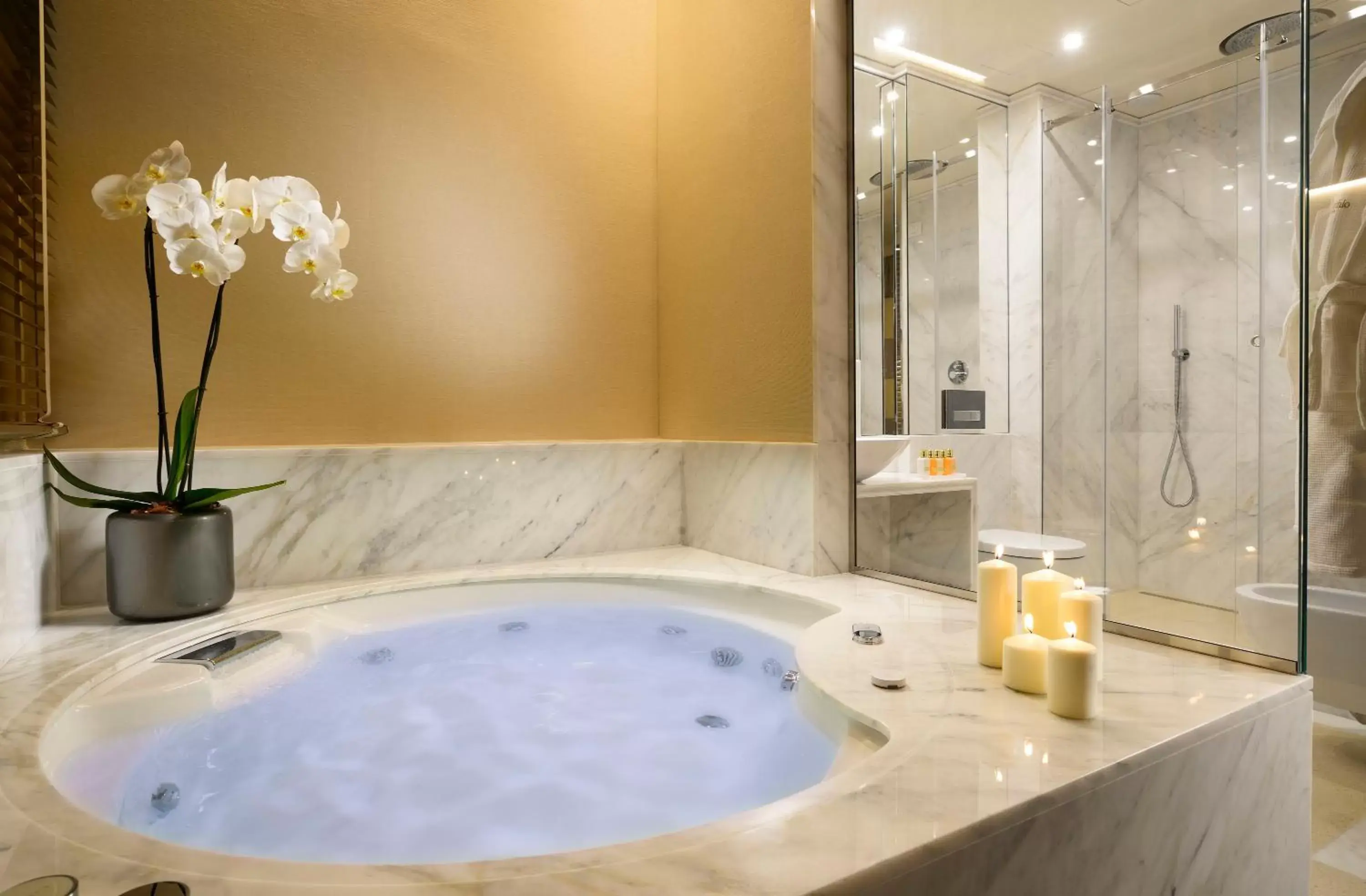 Bathroom in Ponte Vecchio Suites & Spa
