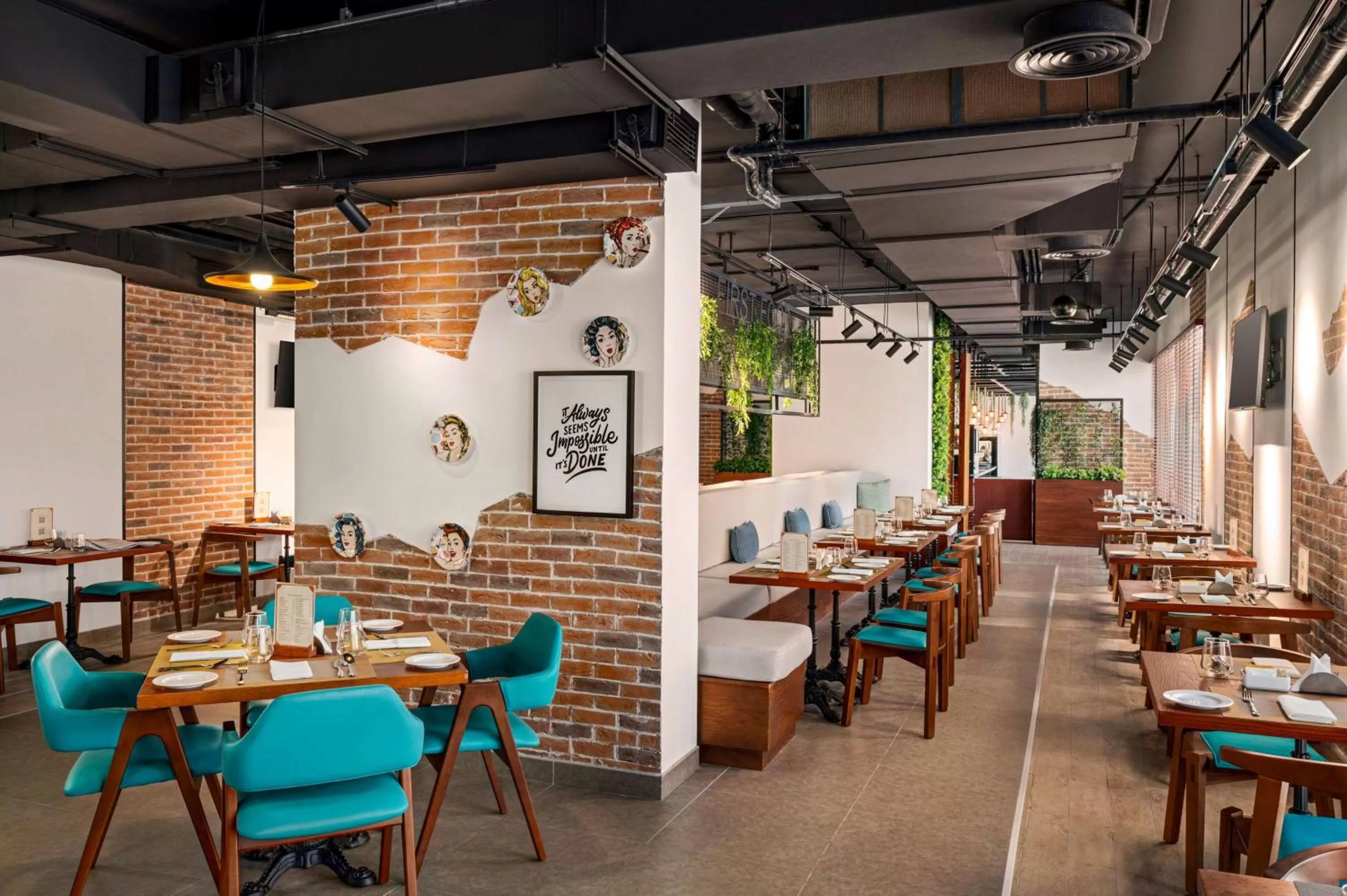 Restaurant/places to eat in Wyndham Residences The Palm