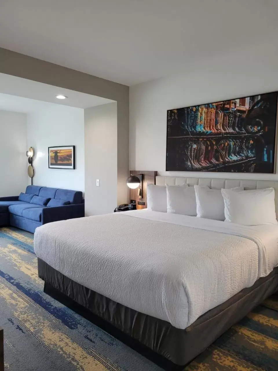 Bed in La Quinta Inn & Suites by Wyndham Terrell