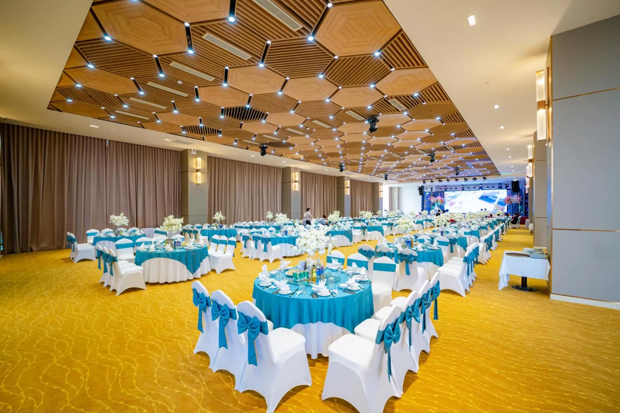 wedding in Paddington Hotel Halong Bayview