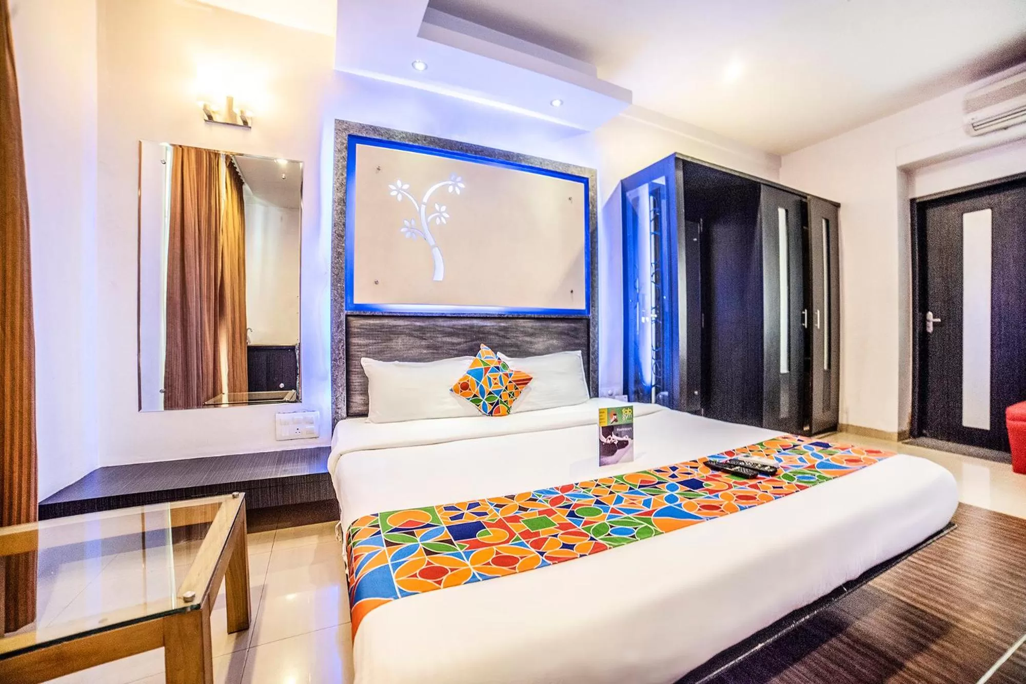 Seating area, Bed in Rapid Lakme Executive Hotel