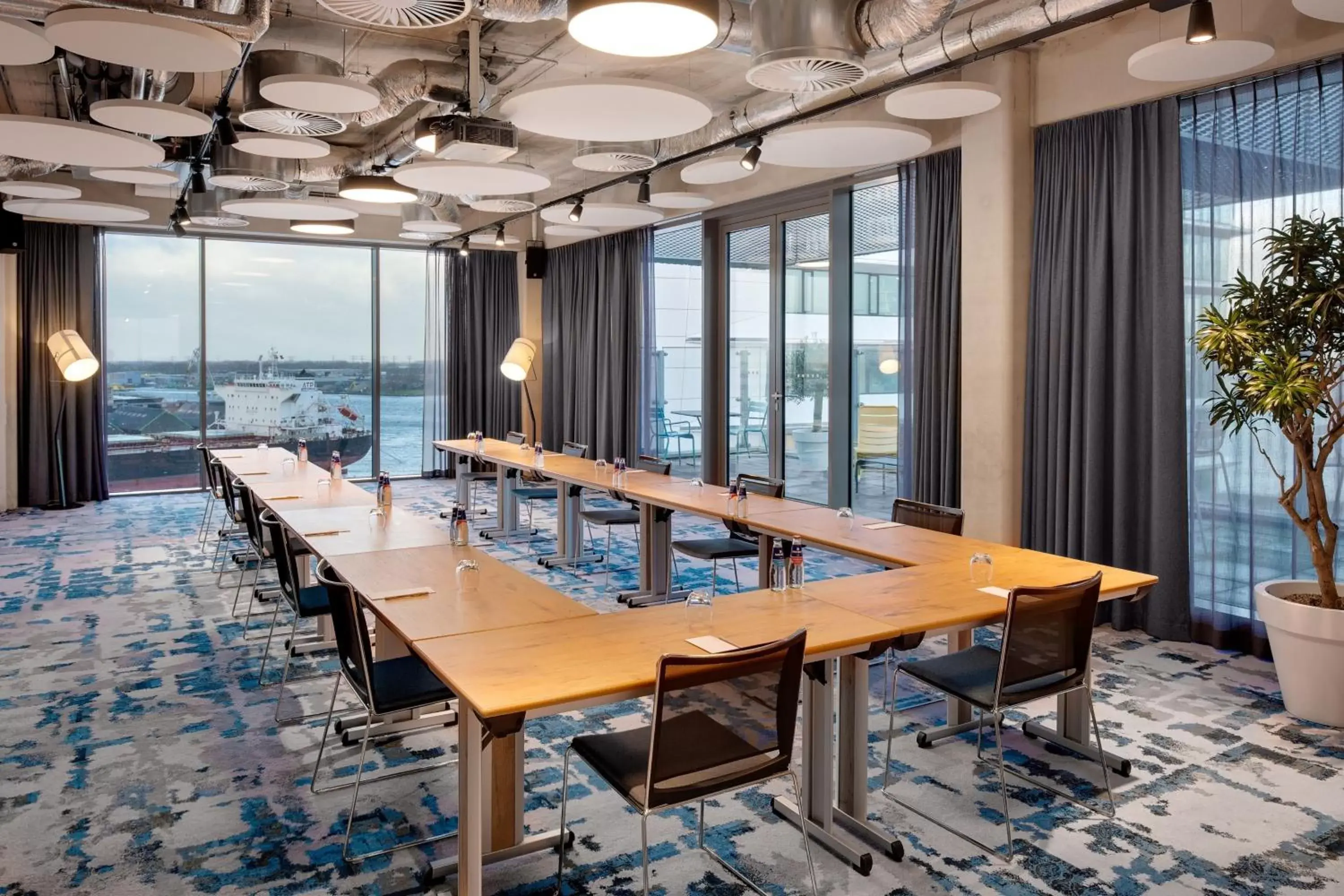 Meeting/conference room in Residence Inn by Marriott Amsterdam Houthavens