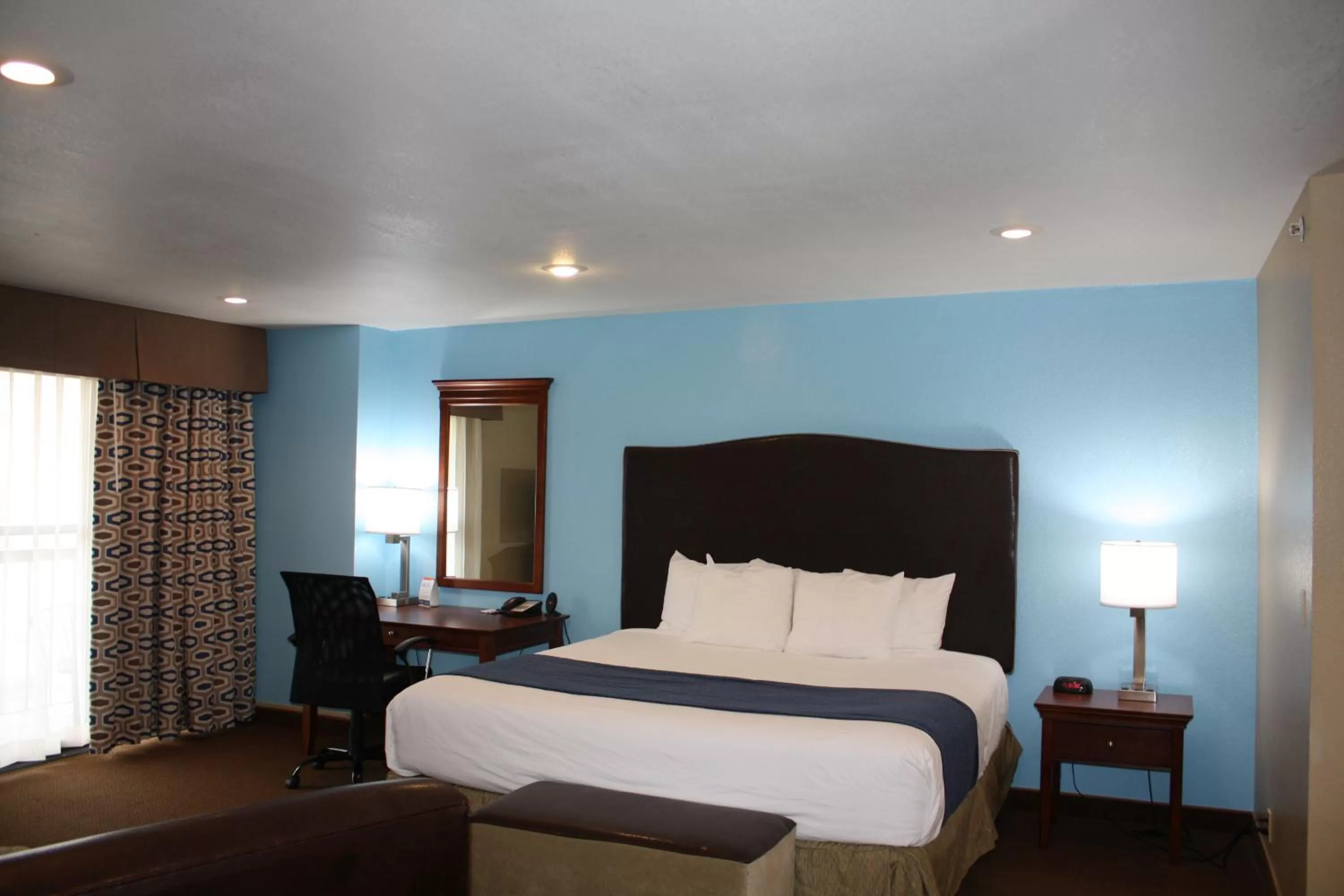 Bed in Baymont by Wyndham Yakima Riverfront