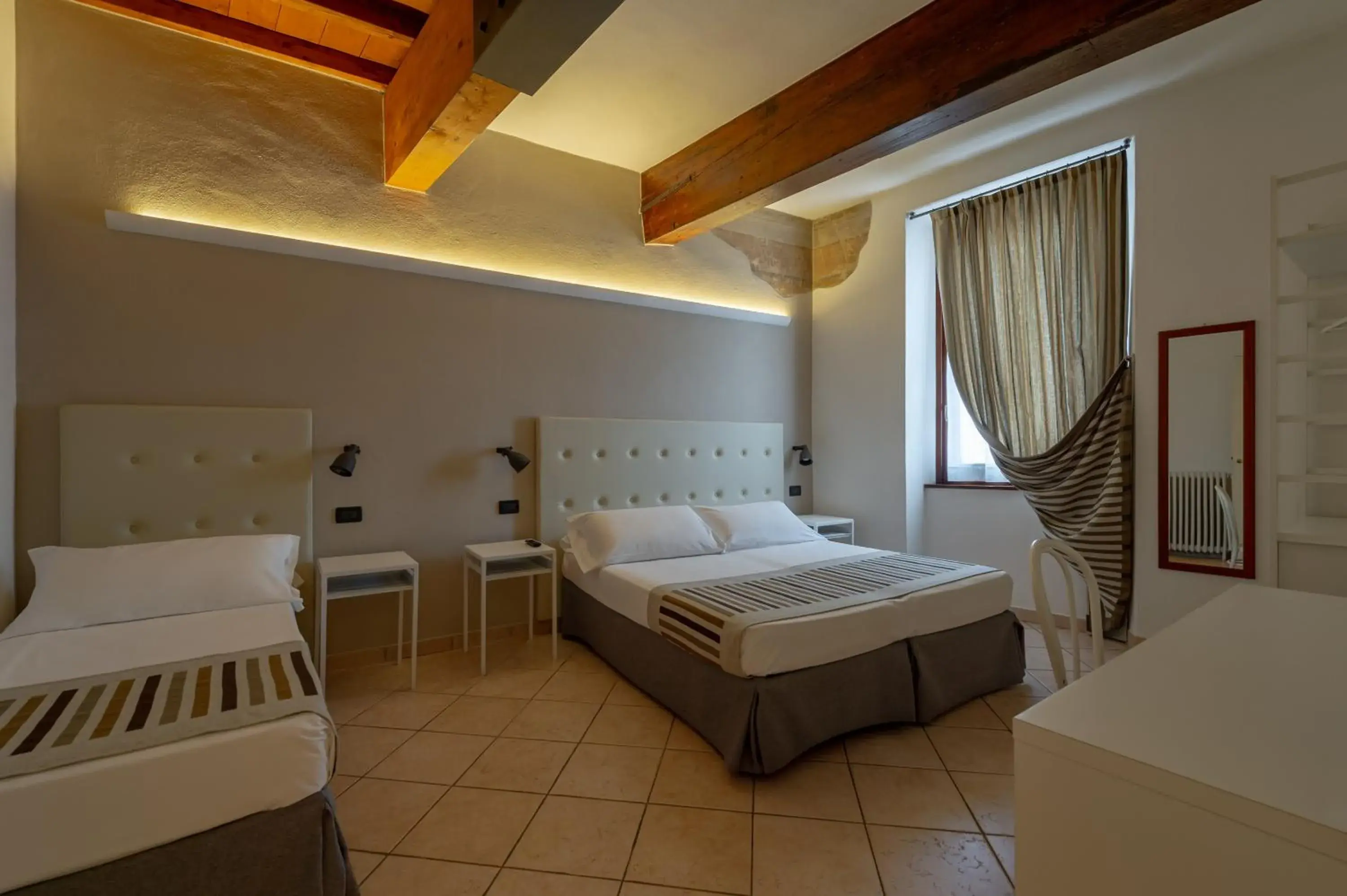 Bedroom, Bed in Hotel Mantegna Stazione
