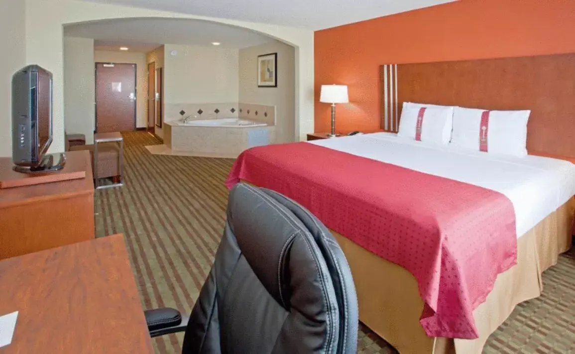 Photo of the whole room, Bed in Holiday Inn Austin North, an IHG Hotel