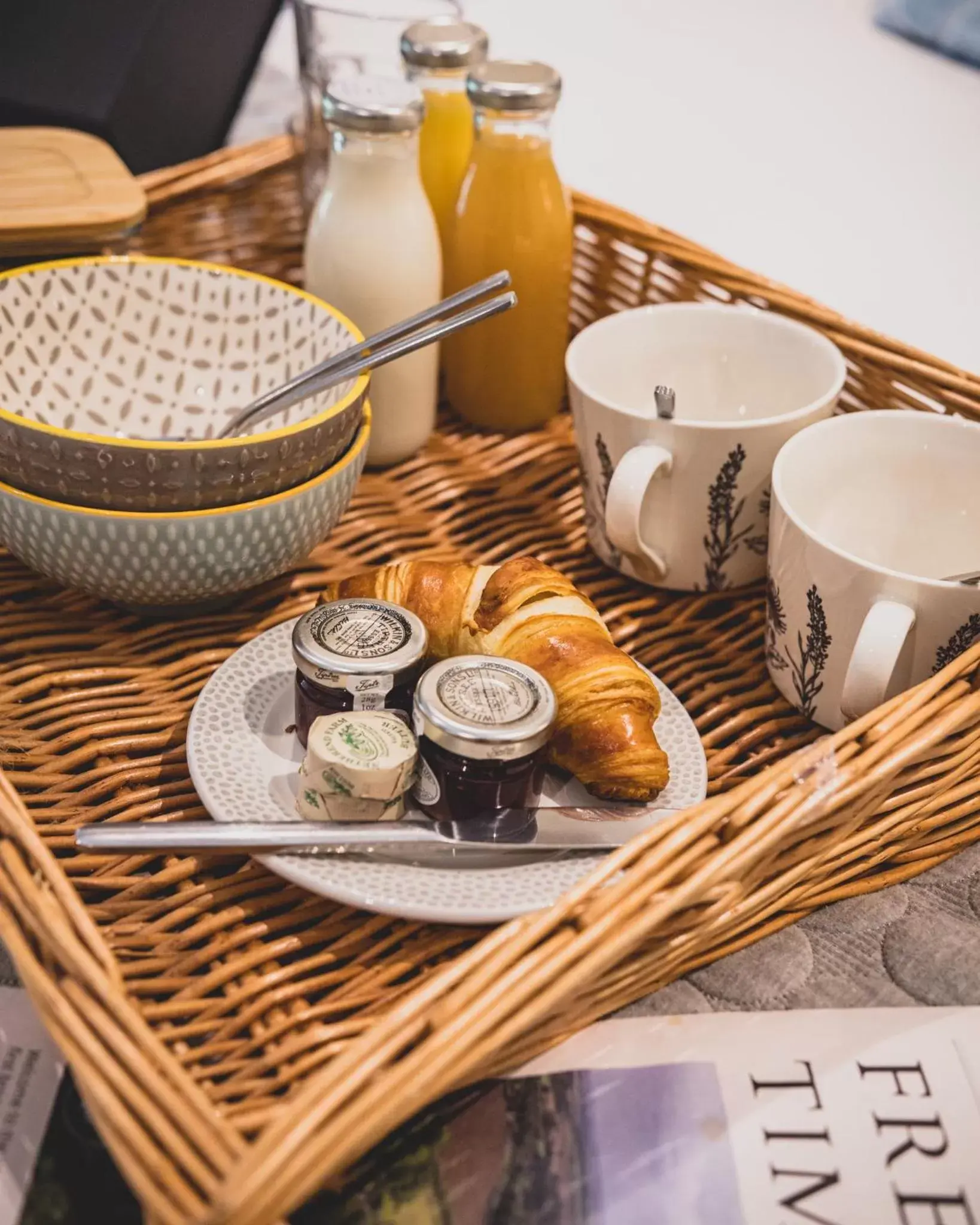 Continental breakfast in The Red Lion at Hellidon