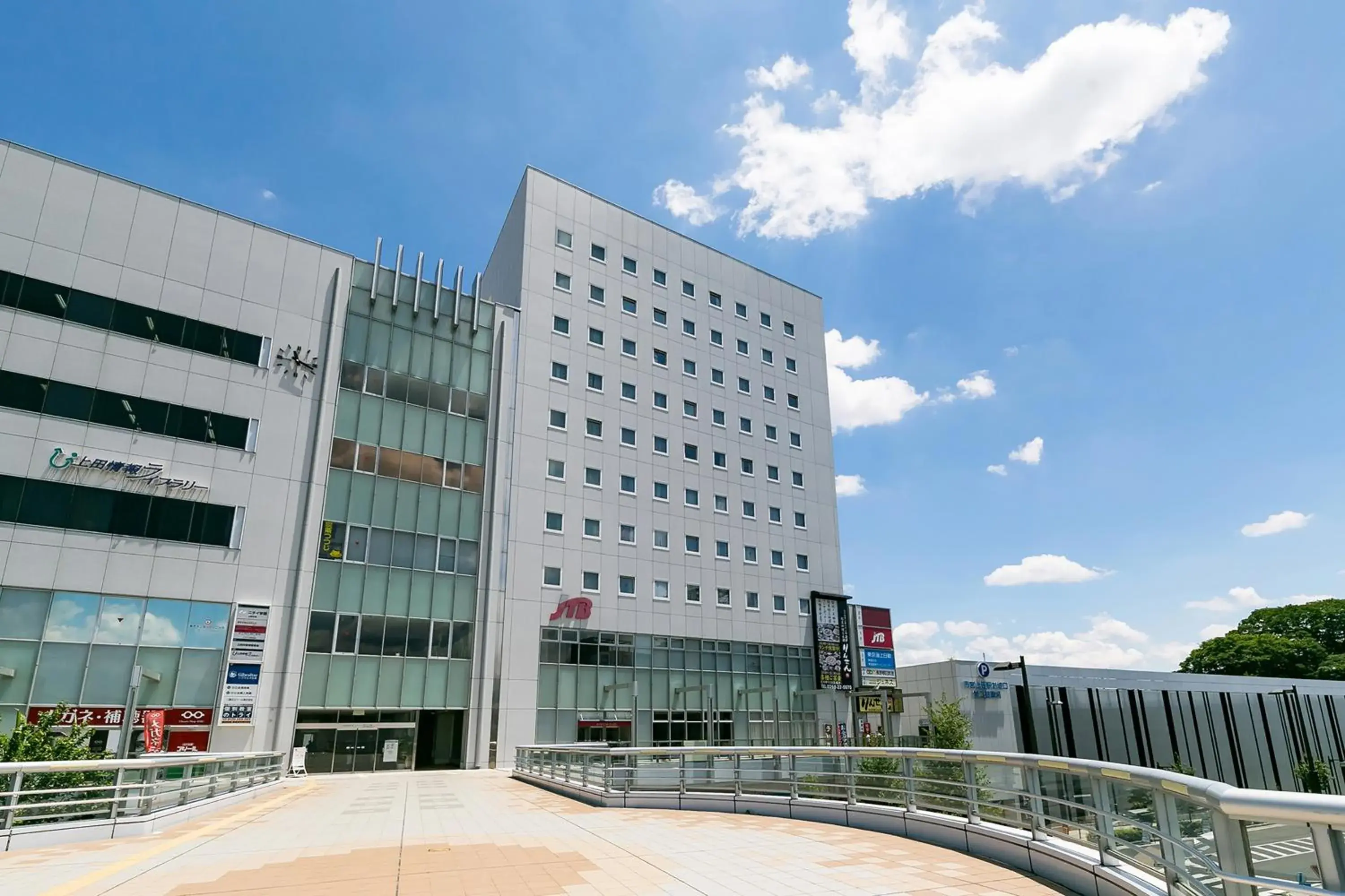 Facade/entrance in Hotel Sunroute Ueda