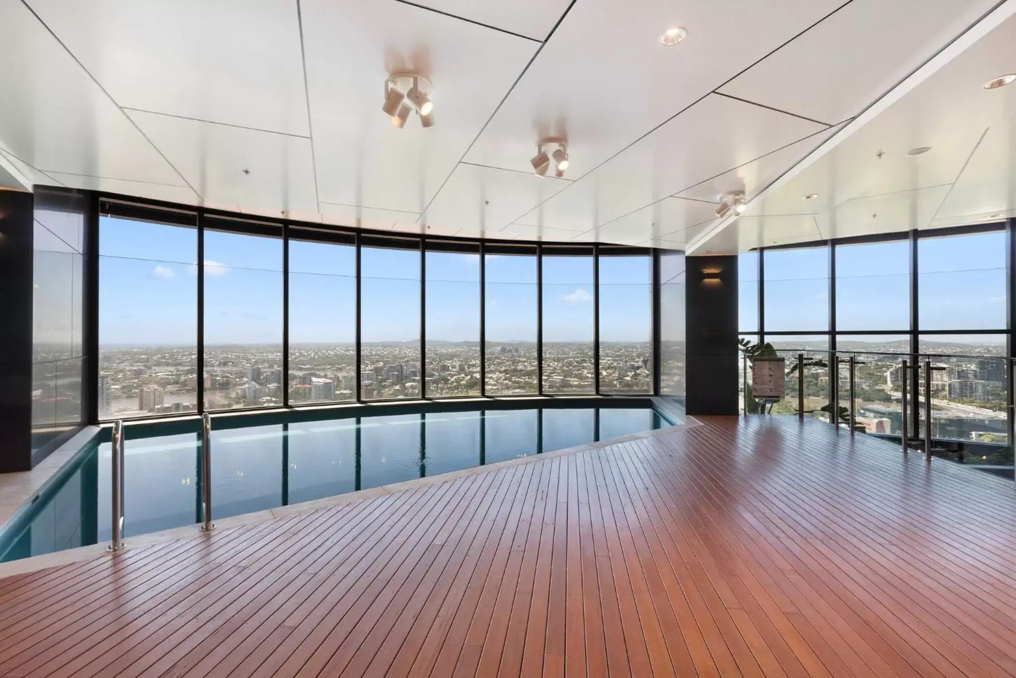 Swimming pool in Brisbane Skytower by CLLIX
