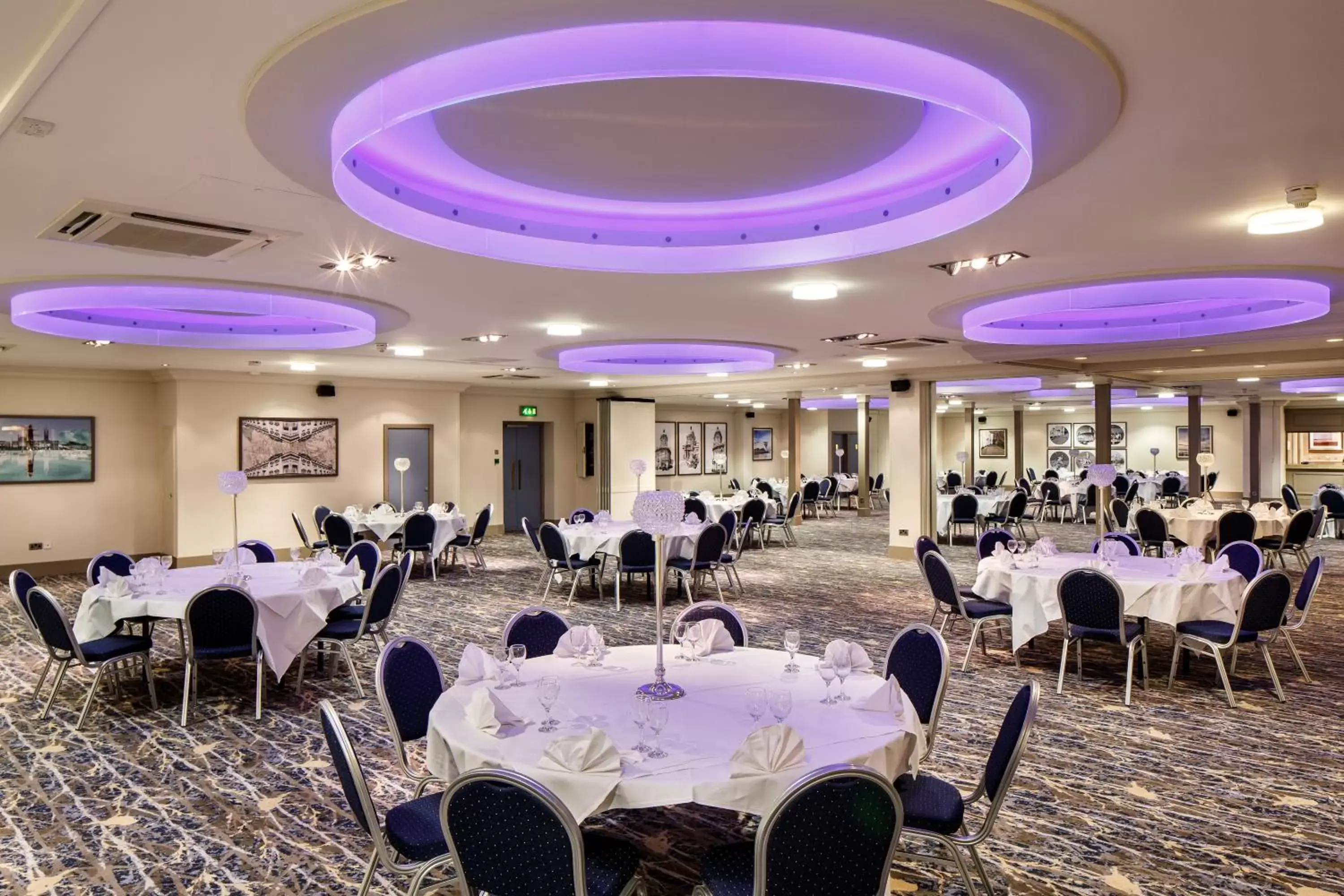 Meeting/conference room, Restaurant/Places to Eat in Mercure Hull Grange Park Hotel