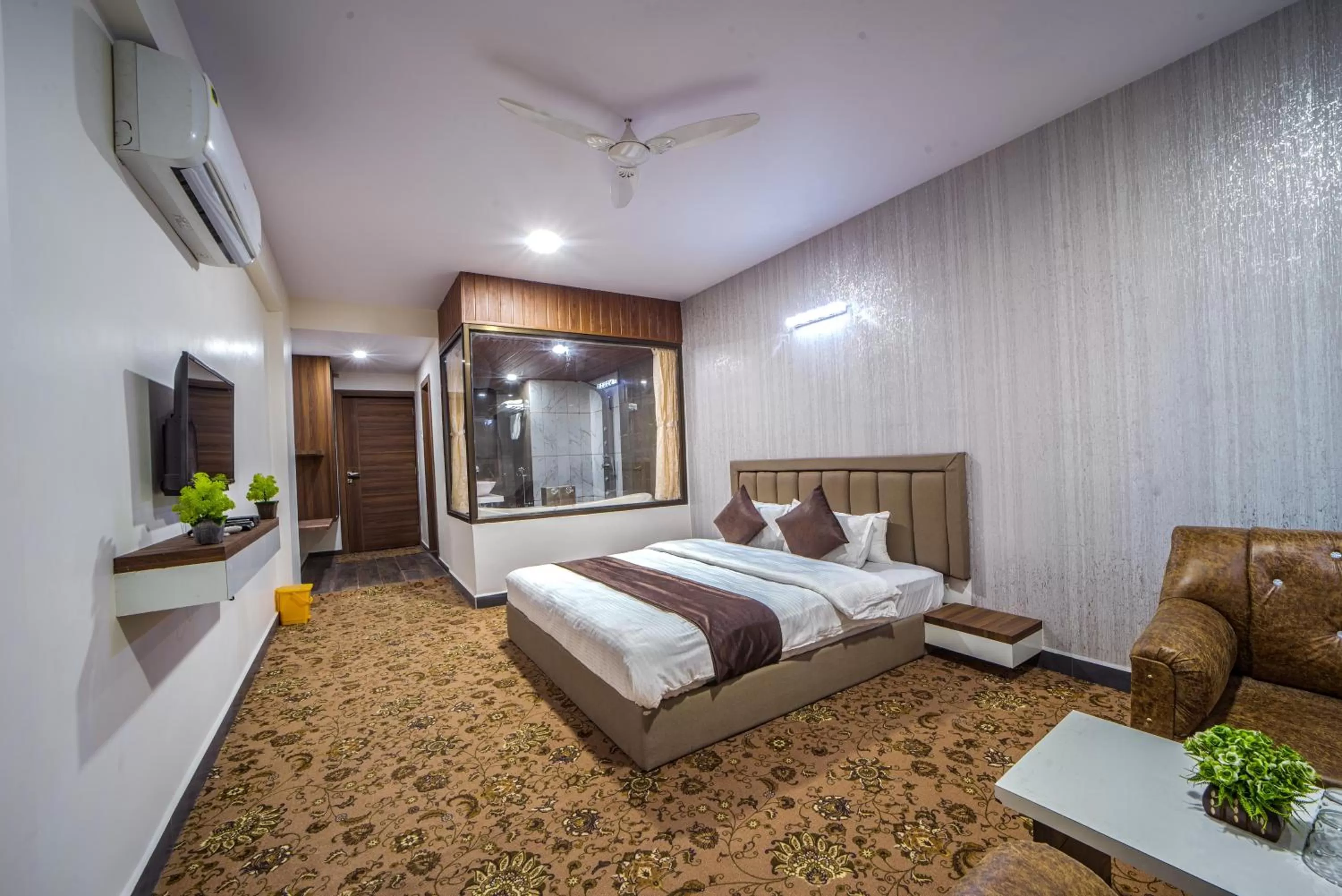 Photo of the whole room, Bed in Hotel Jurkis, Kolhapur