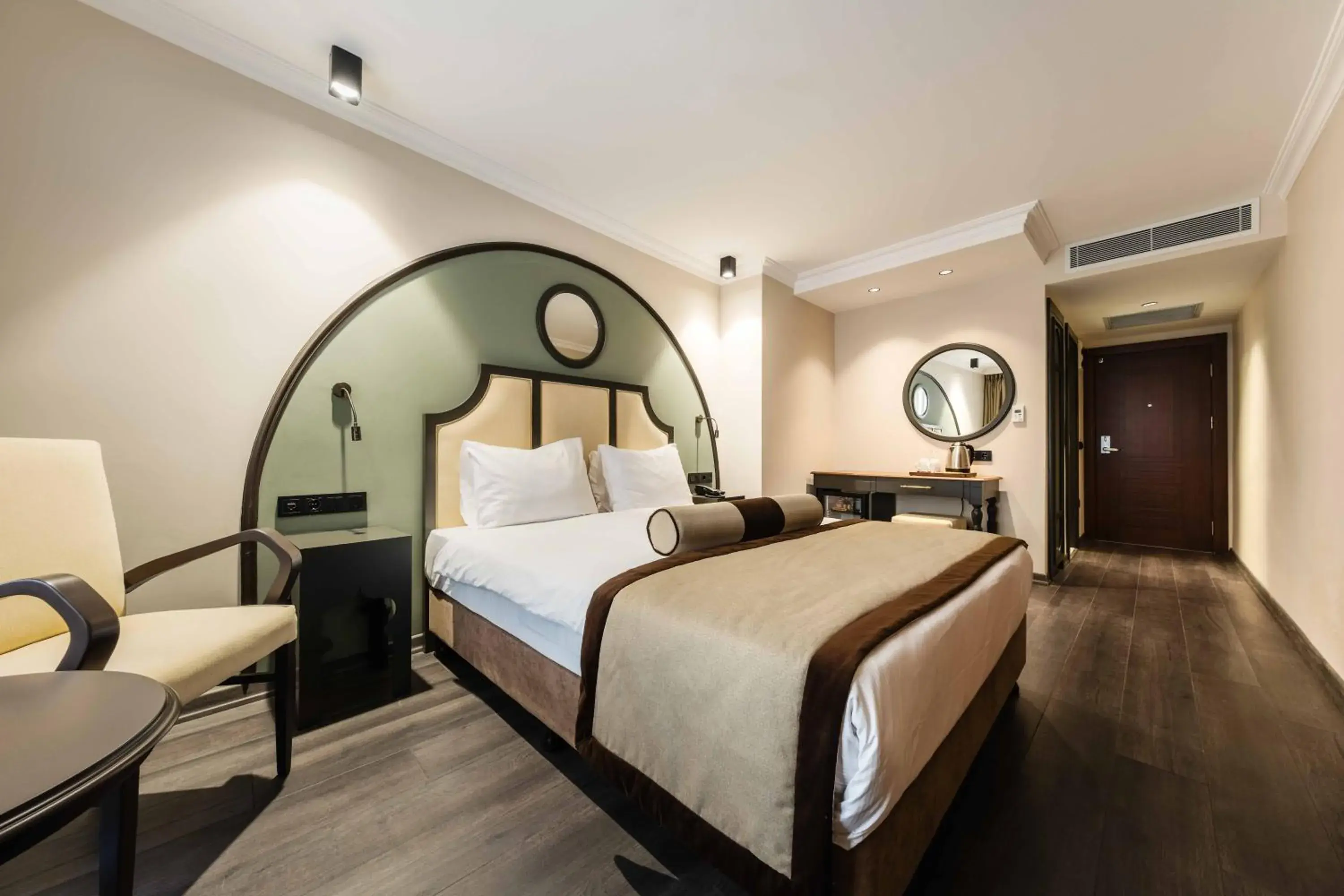 Bed in Hotel Yigitalp Istanbul