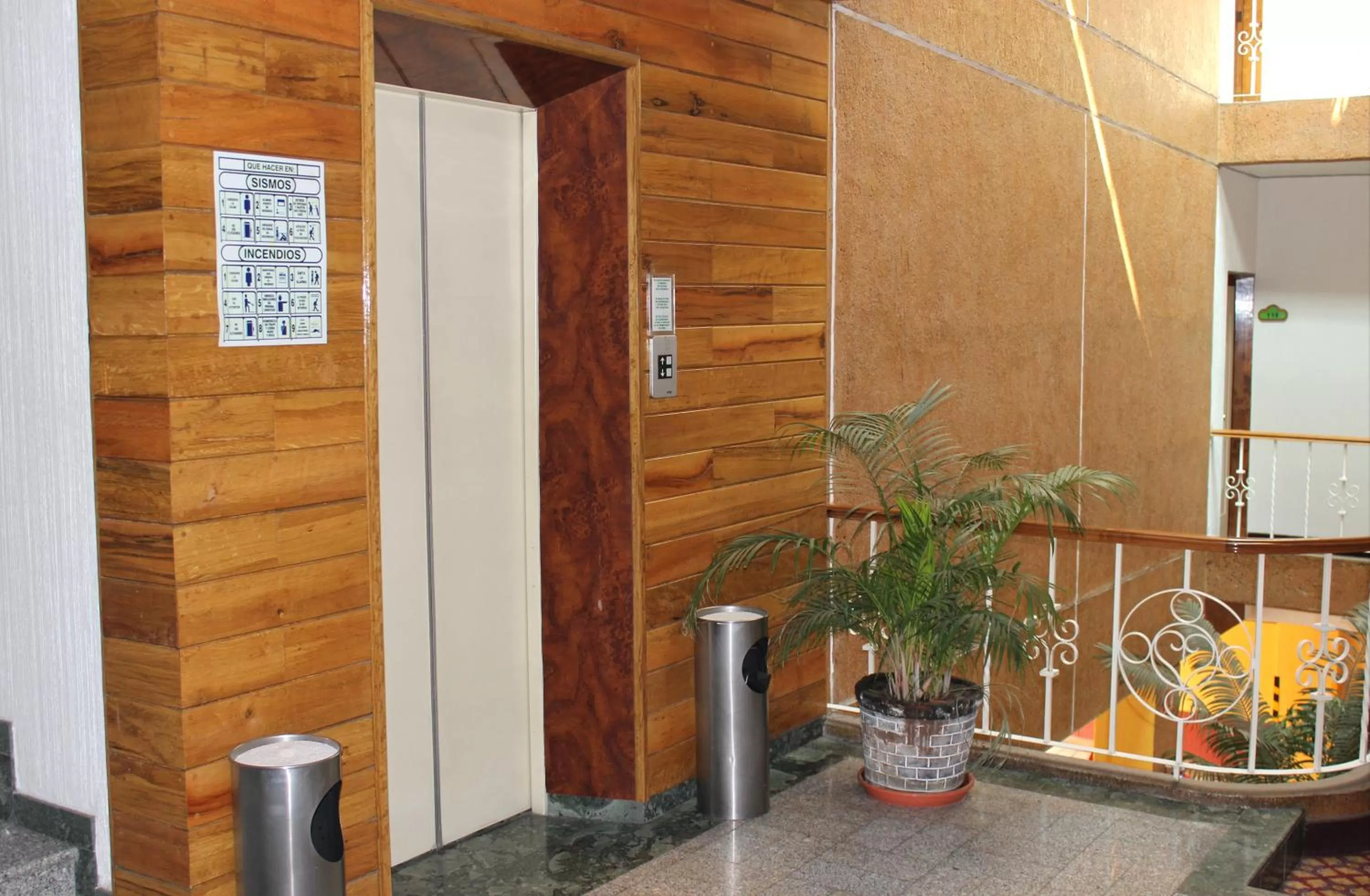 Area and facilities in Hotel Mina