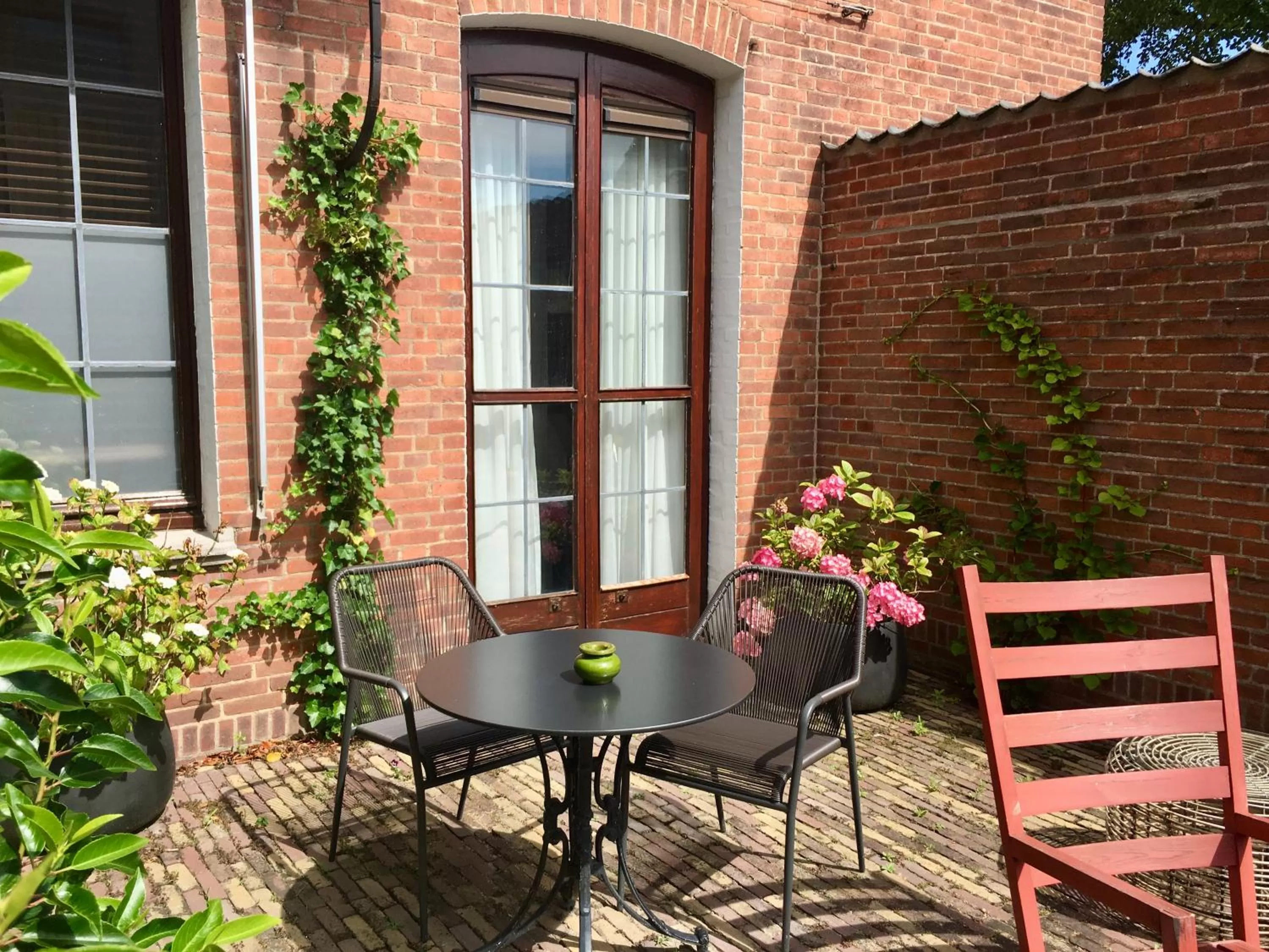 Patio in Boutique Hotel The Roosevelt