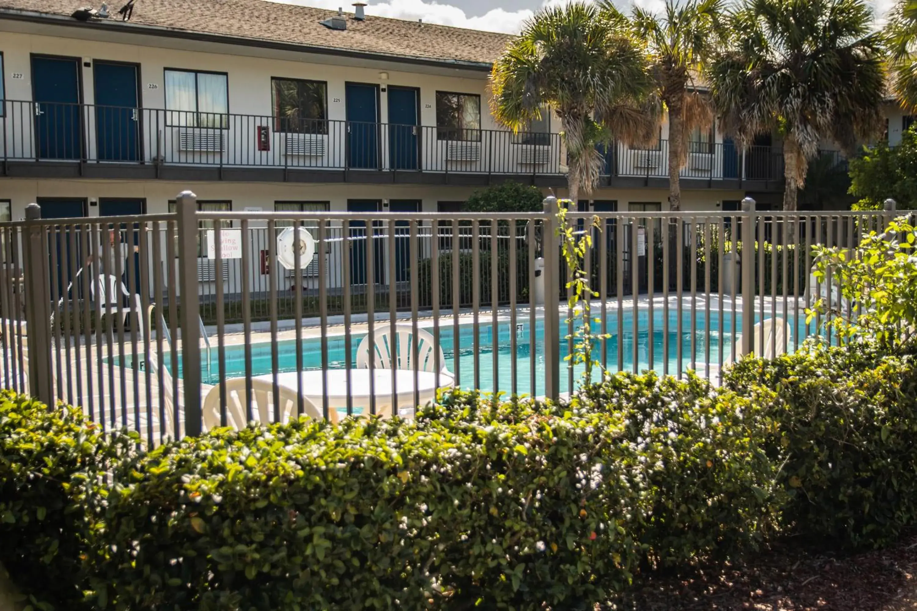 Property building, Swimming Pool in Motel 6-Ft. Pierce, FL