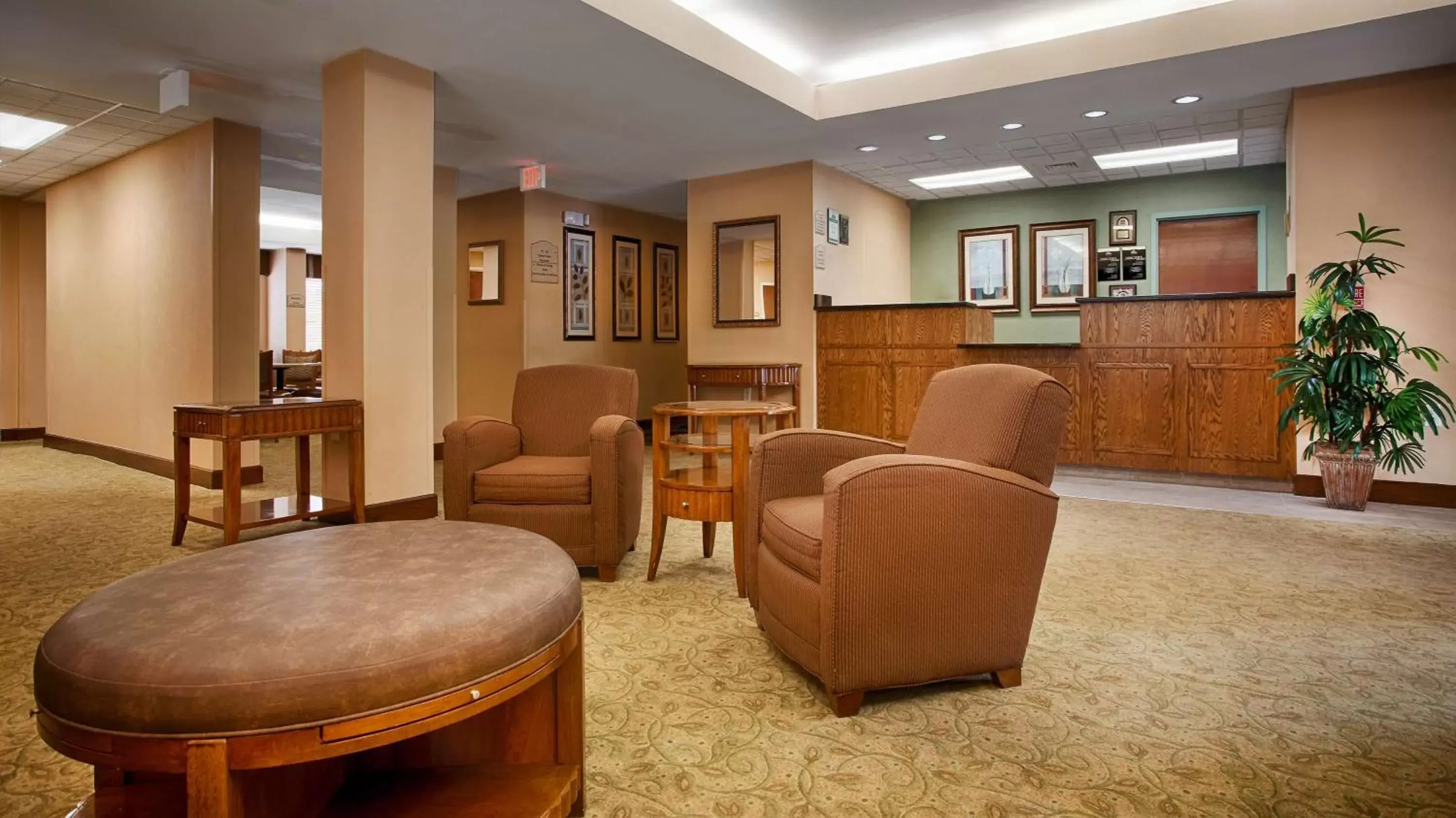 Lobby or reception in Best Western Plus Edison Inn