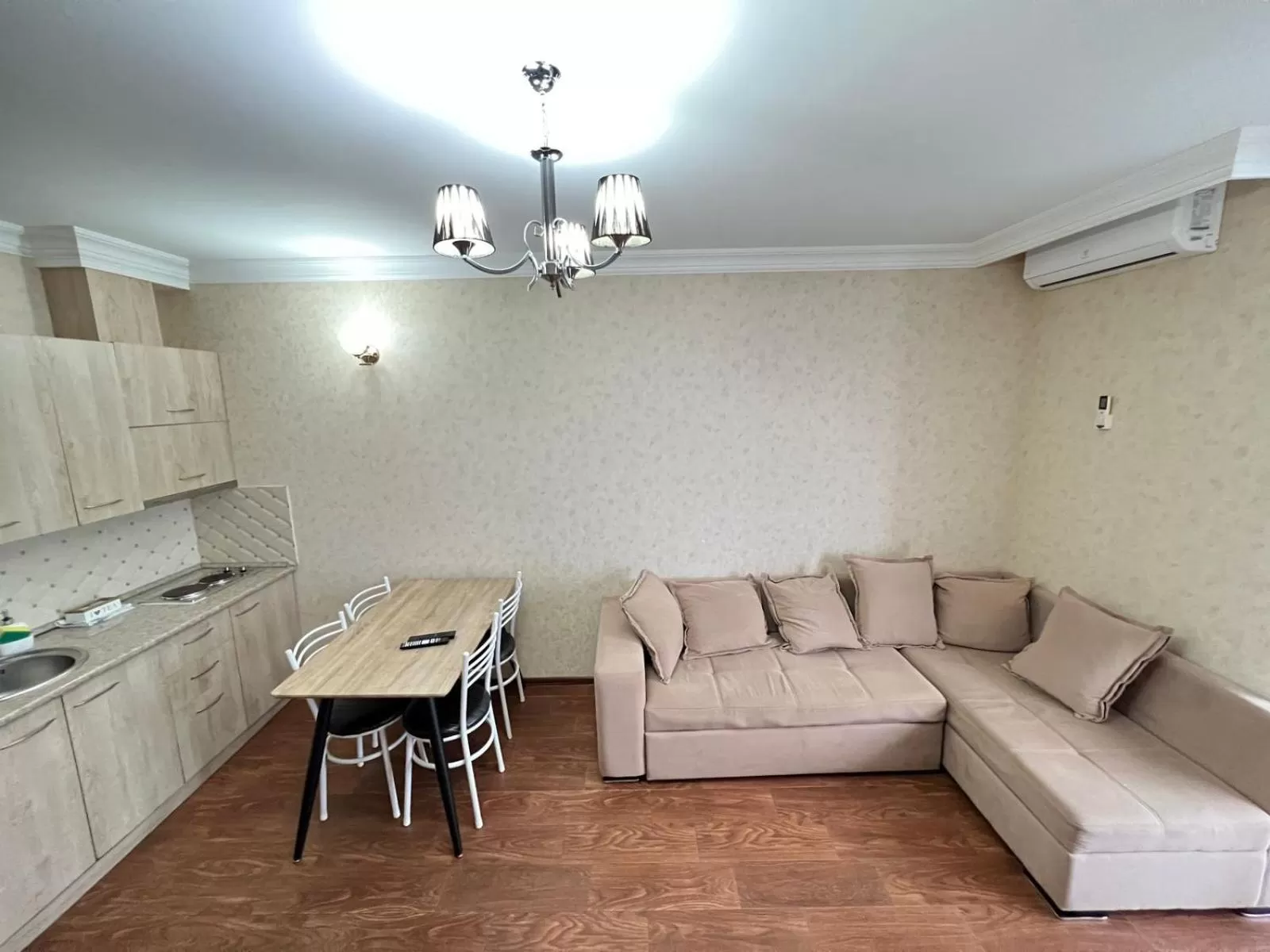 Kitchen or kitchenette, Seating Area in Holiday Lux Sea Towers Batumi