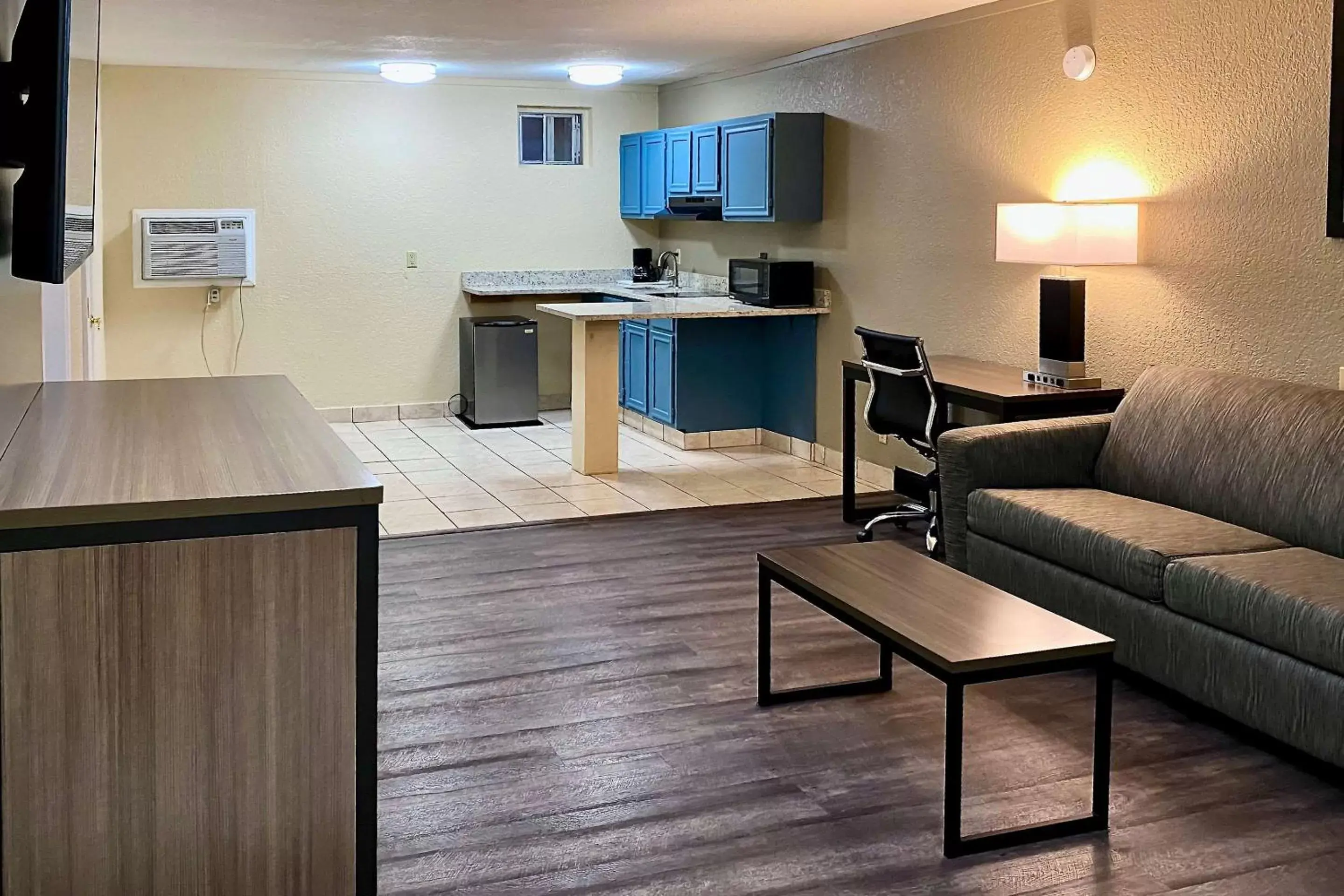 Bedroom, Seating Area in Quality Inn & Suites Airport