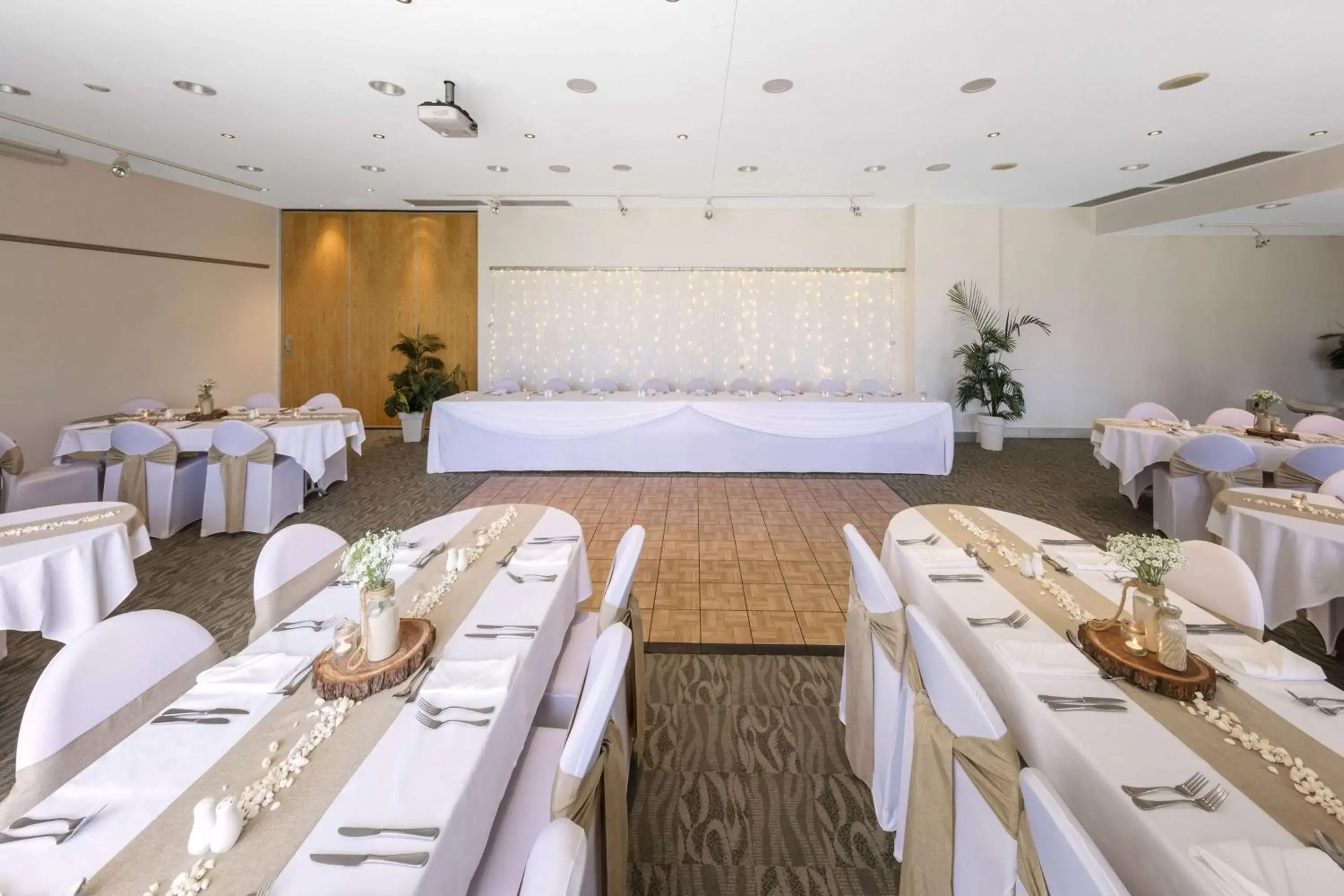 Meeting/conference room, Banquet Facilities in Ramada By Wyndham Marcoola Beach