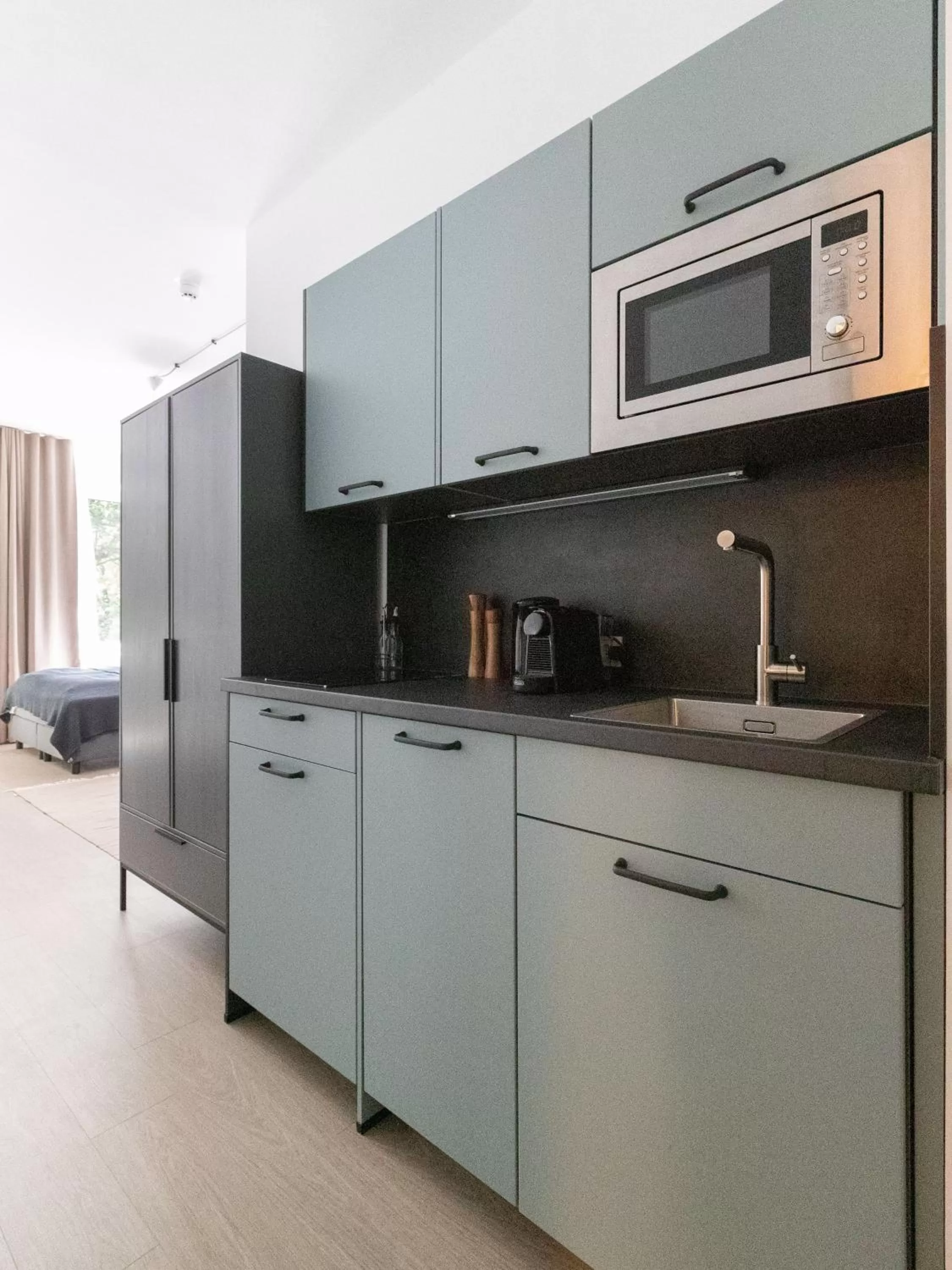 Coffee/tea facilities in Limehome Berlin Luise Henriette Str - Digital Access