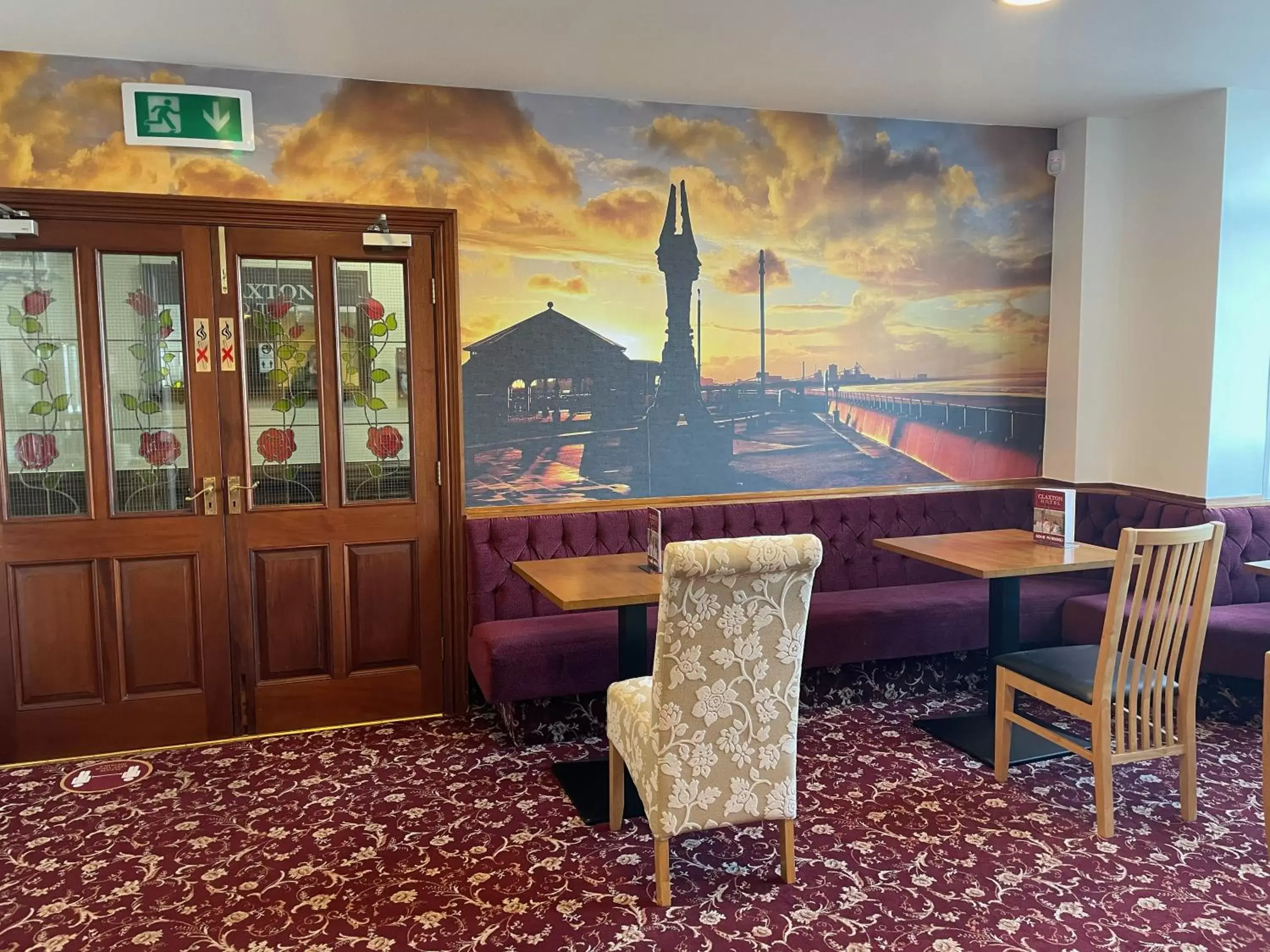 Dining area in Claxton Hotel