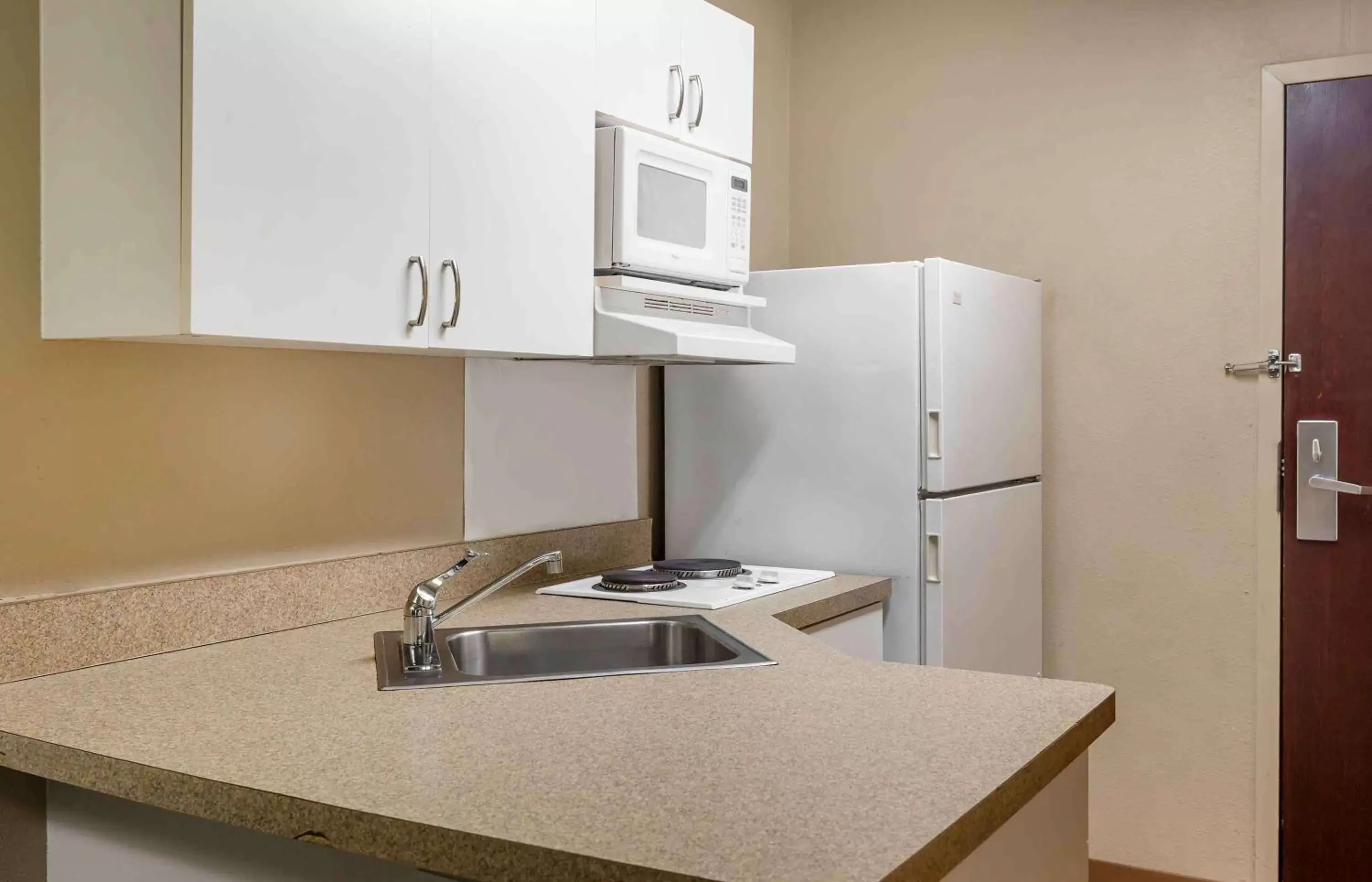 Bedroom, Kitchen/Kitchenette in Extended Stay America Suites - Boston - Westborough - Connector Road