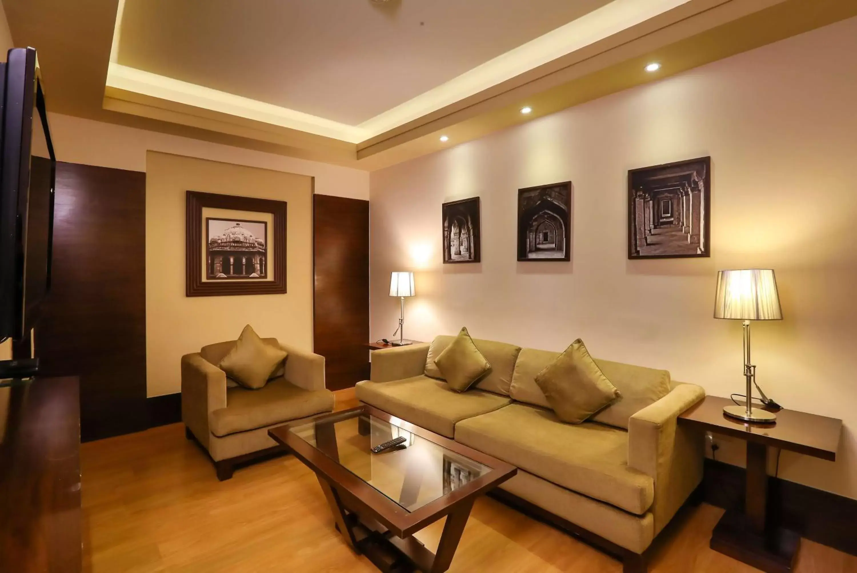 Photo of the whole room, Seating Area in Radisson Blu Hotel Chennai City Centre