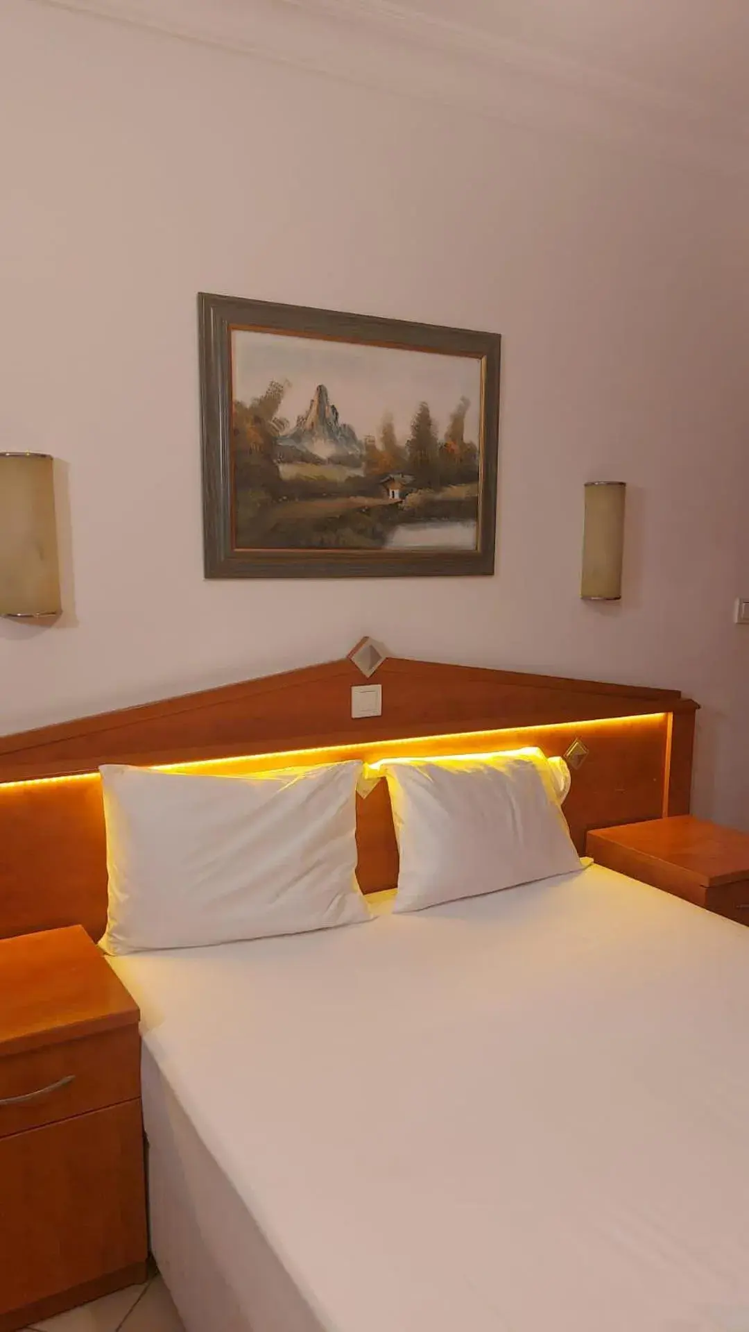 Bed in Beyaz Melek Hotel