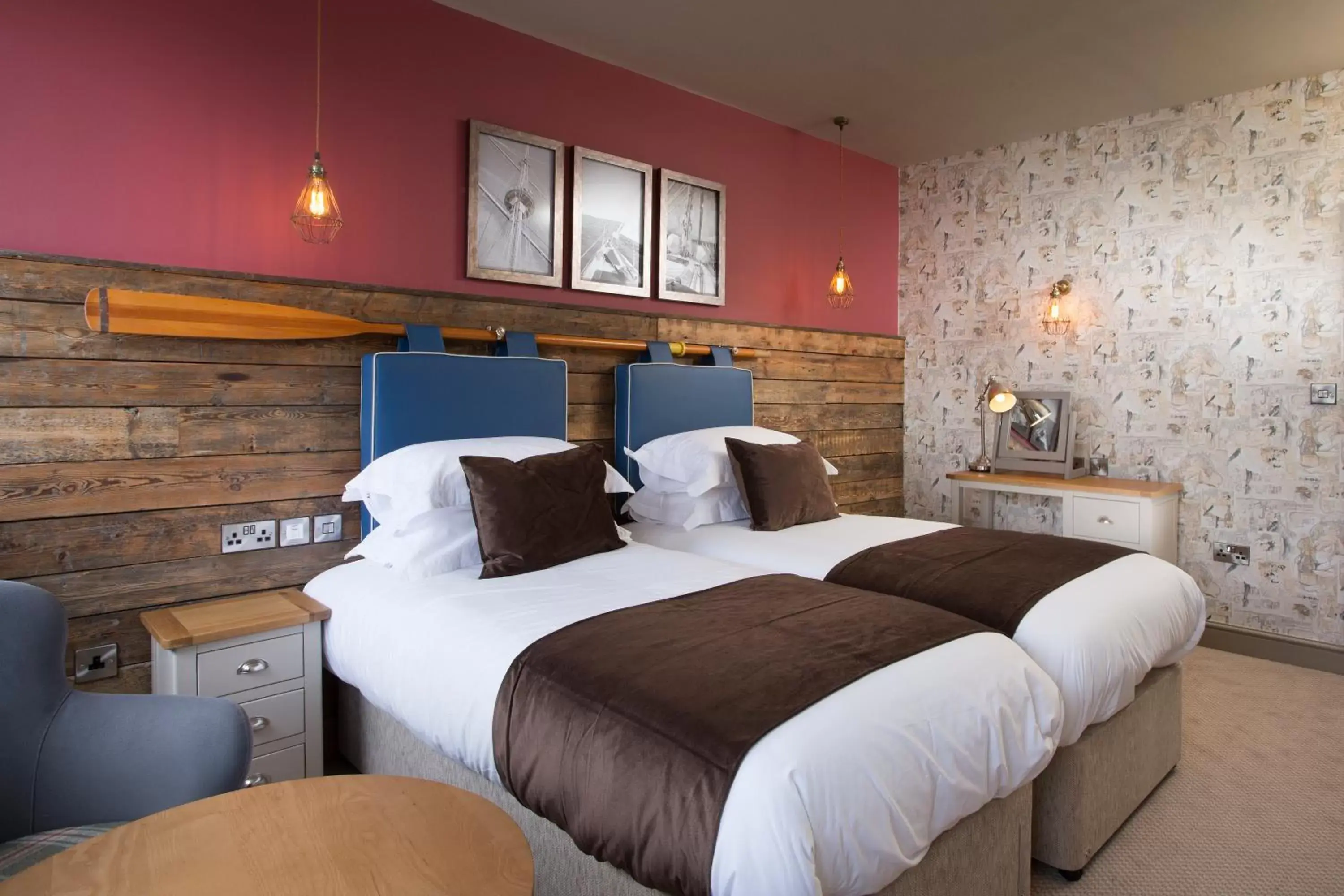 Photo of the whole room, Bed in The Ship & Trades Photo of the whole room, Bed in The Ship & Trades