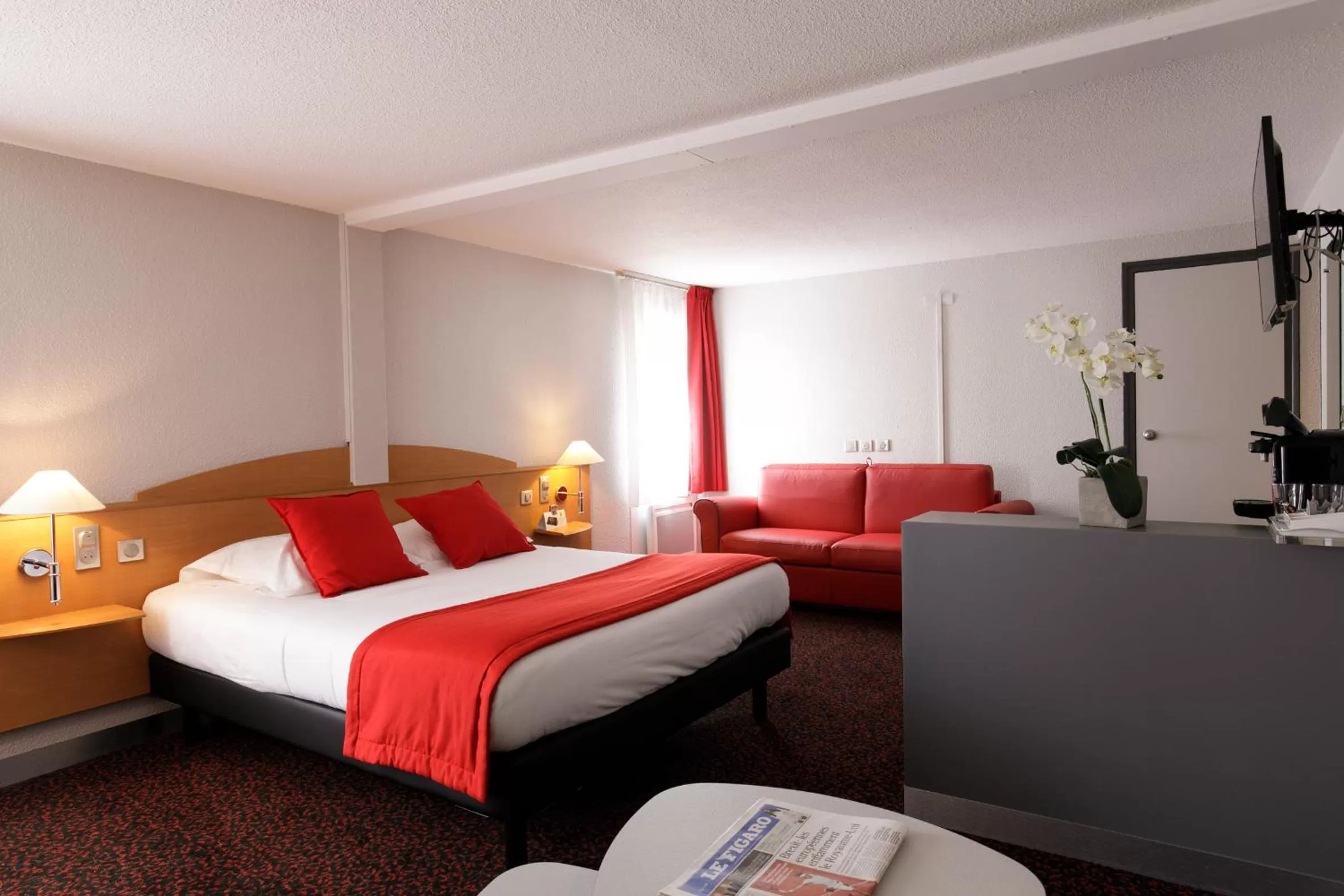 Bed in Logis L'Orée de Chartres - Barjouville