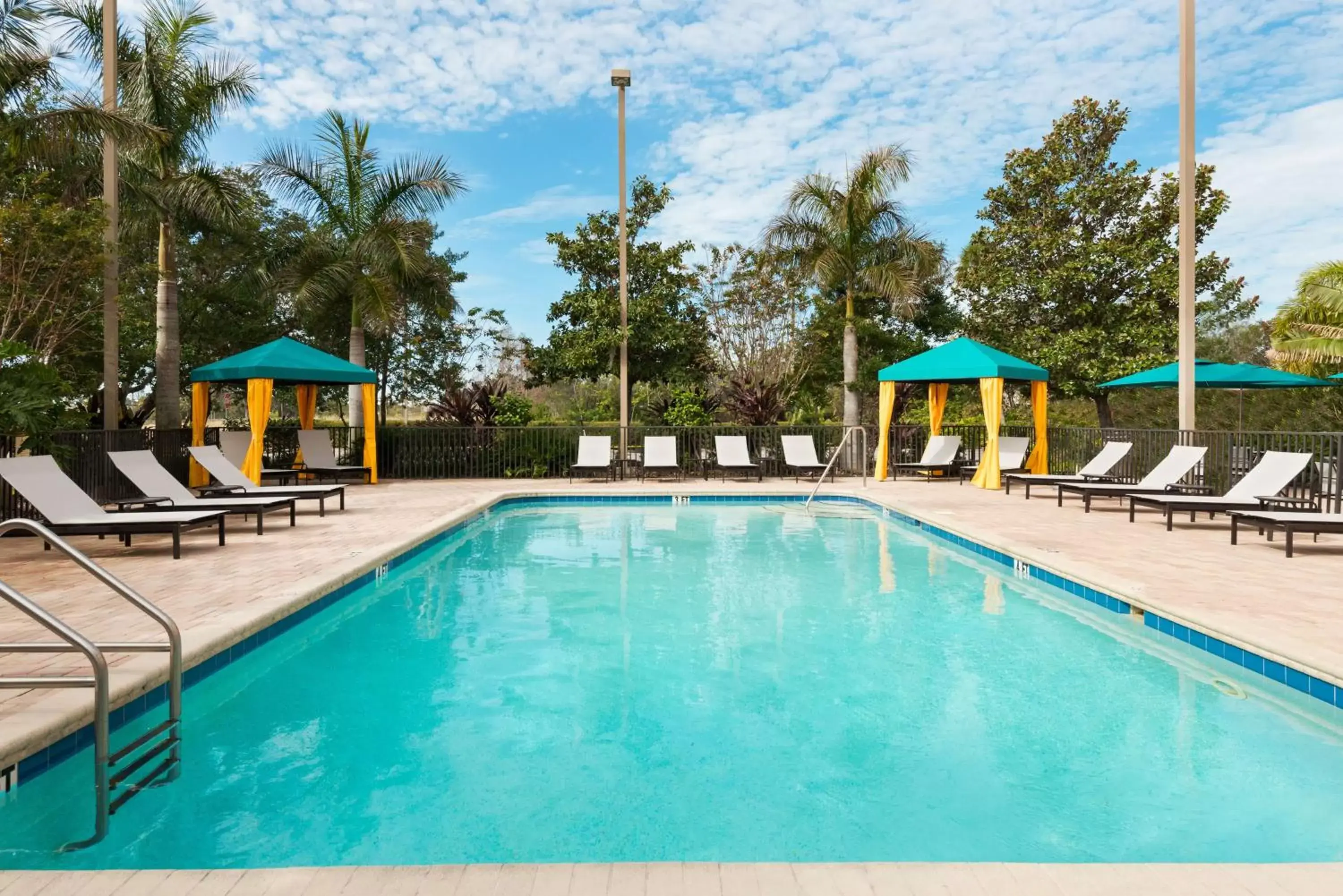 Pool view, Swimming Pool in Hampton Inn Ellenton/Bradenton