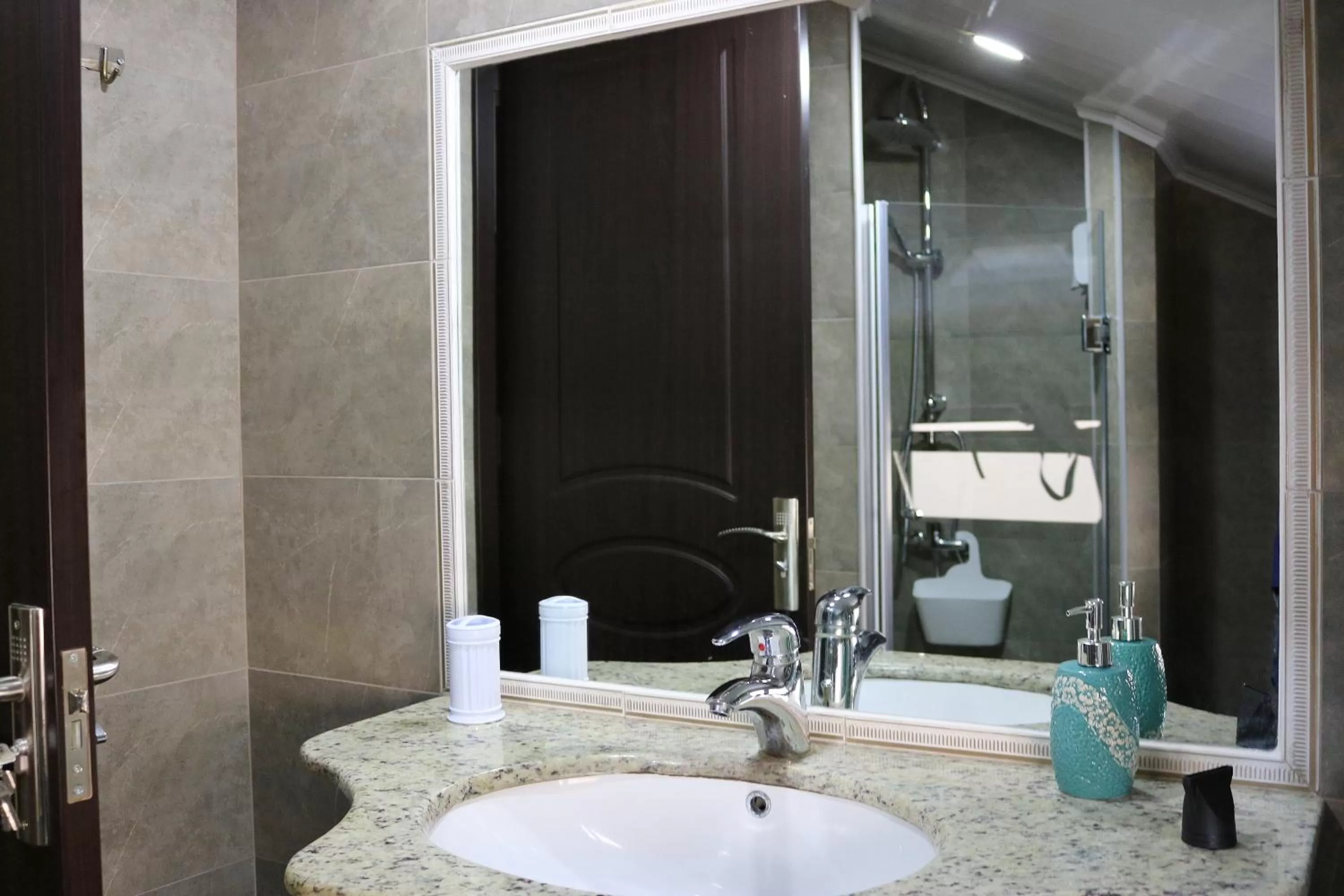 Bathroom in Luxors Garden