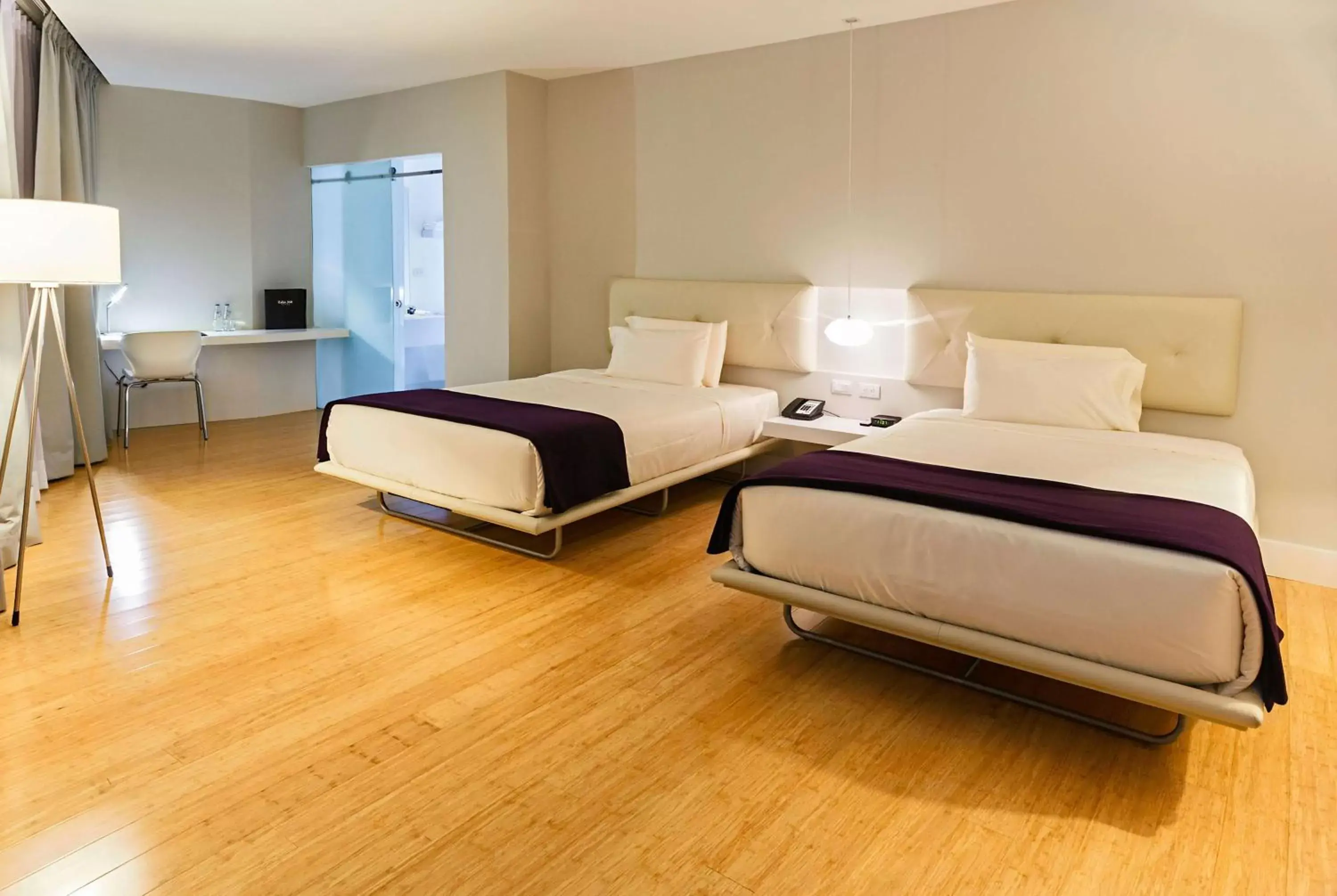 Photo of the whole room, Bed in TRYP by Wyndham Cuenca Zahir