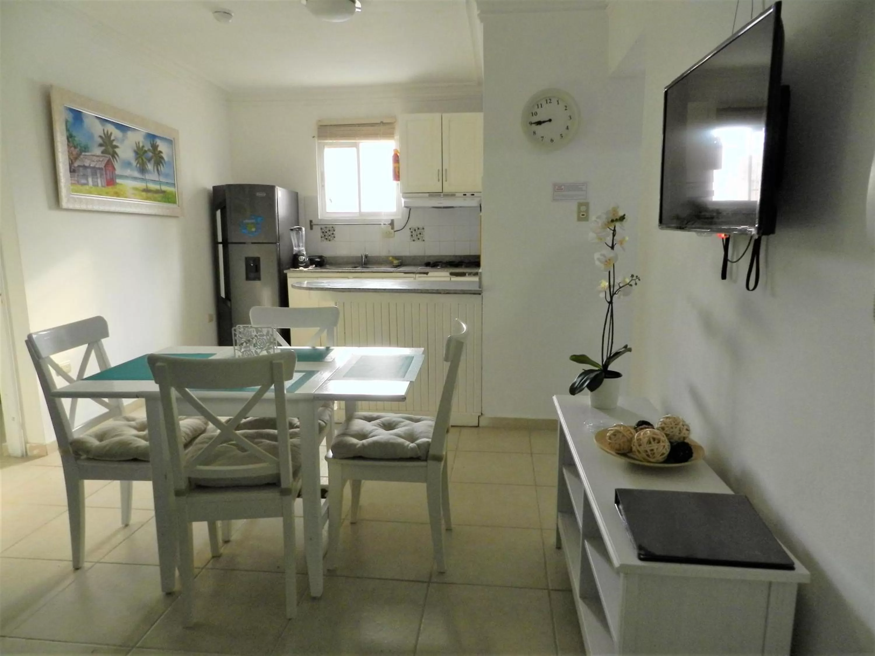 TV and multimedia in Karimar Beach Condo Hotel