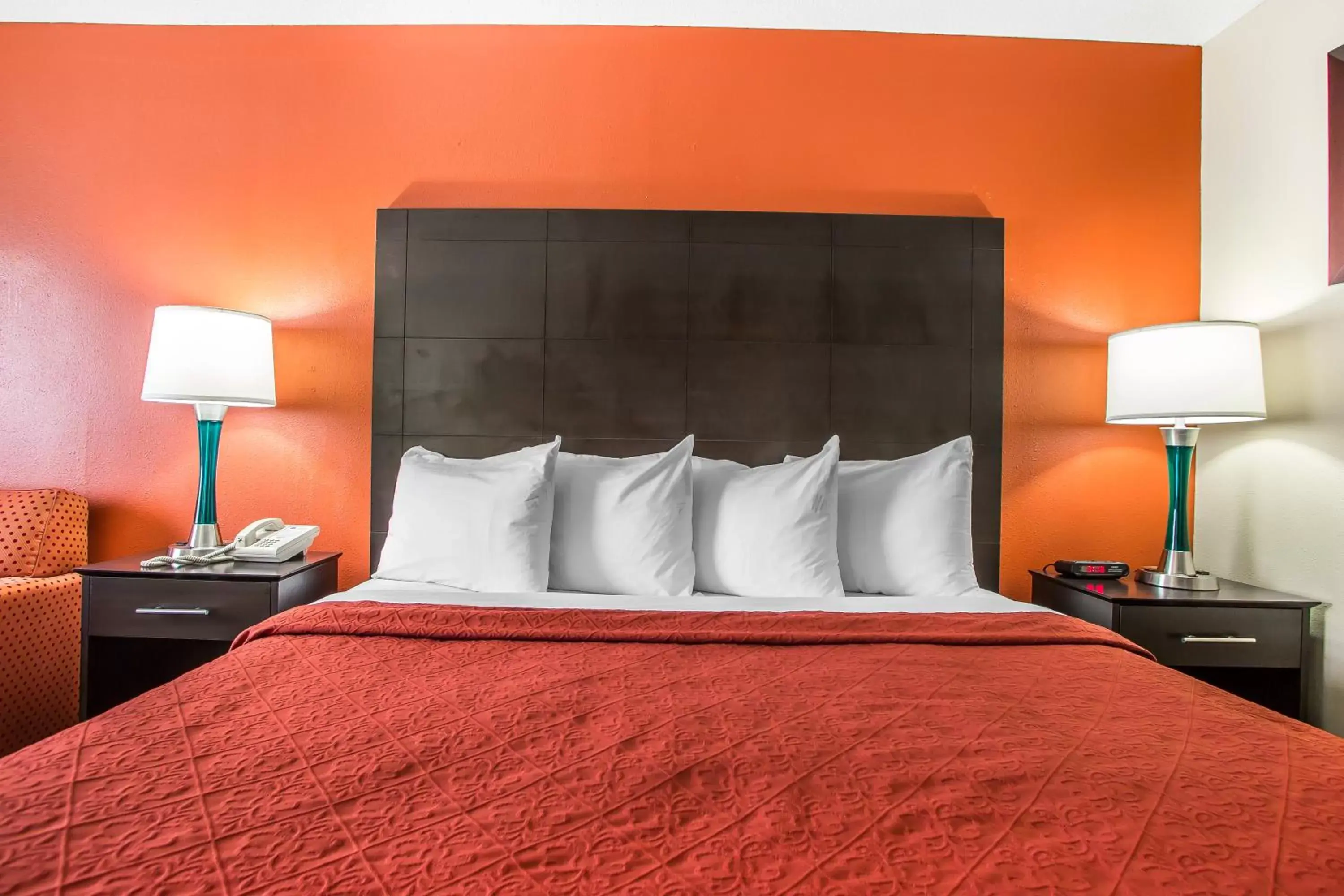 King Room with Sofa Bed - Non-Smoking in Quality Inn Morton at I-74 King Room with Sofa Bed - Non-Smoking in Quality Inn Morton at I-74