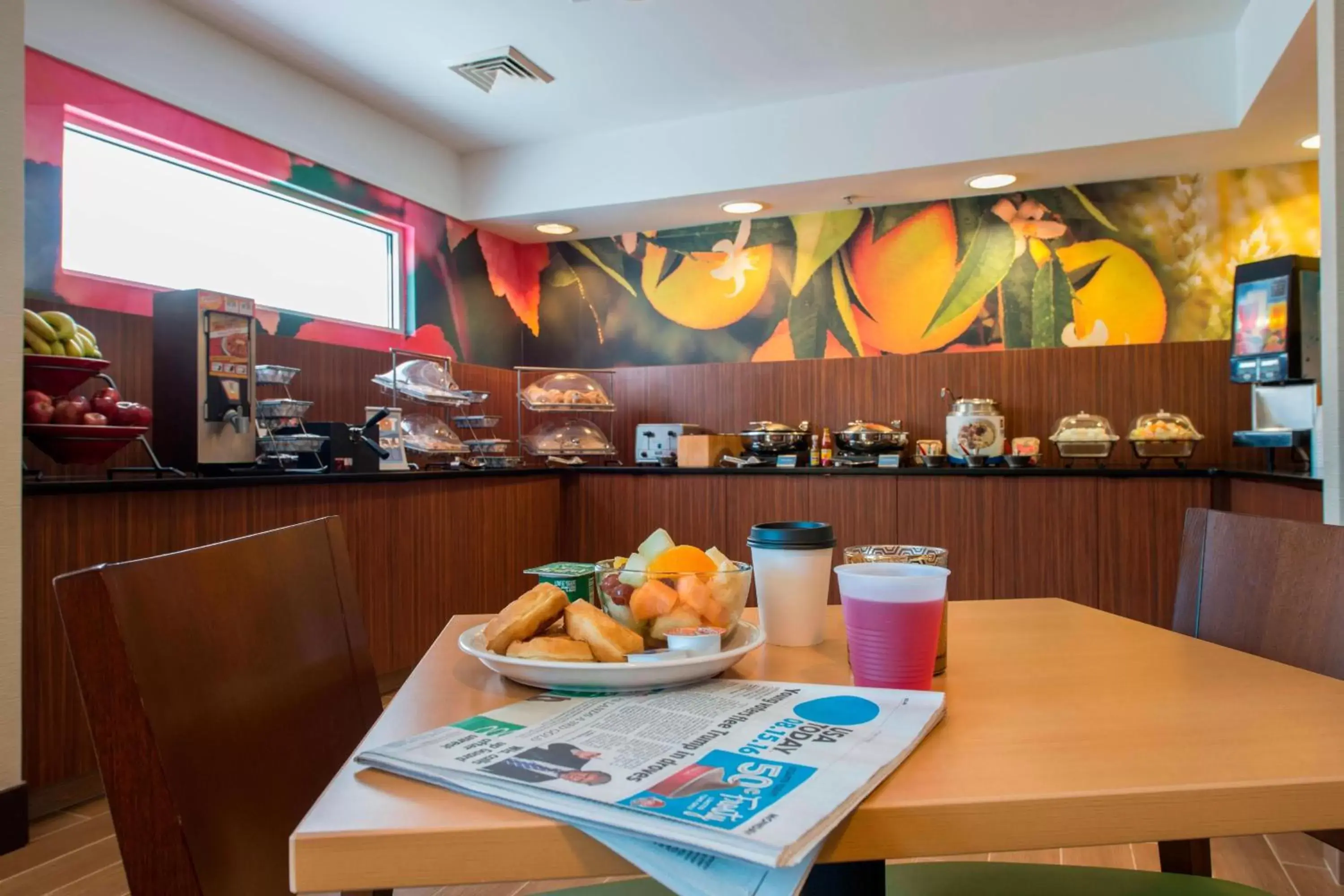 Breakfast in Fairfield Inn & Suites by Marriott Greenwood
