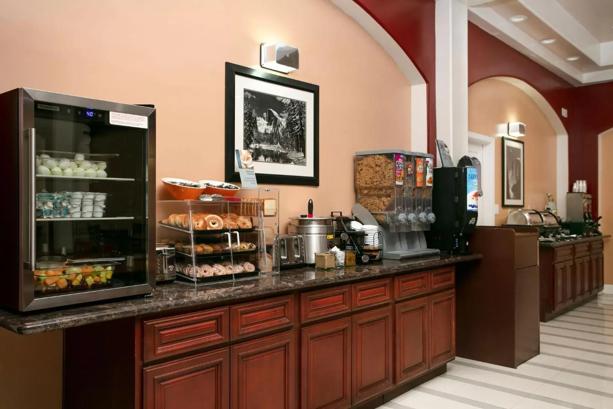 Coffee/tea facilities in Best Western Plus Yosemite Way Station