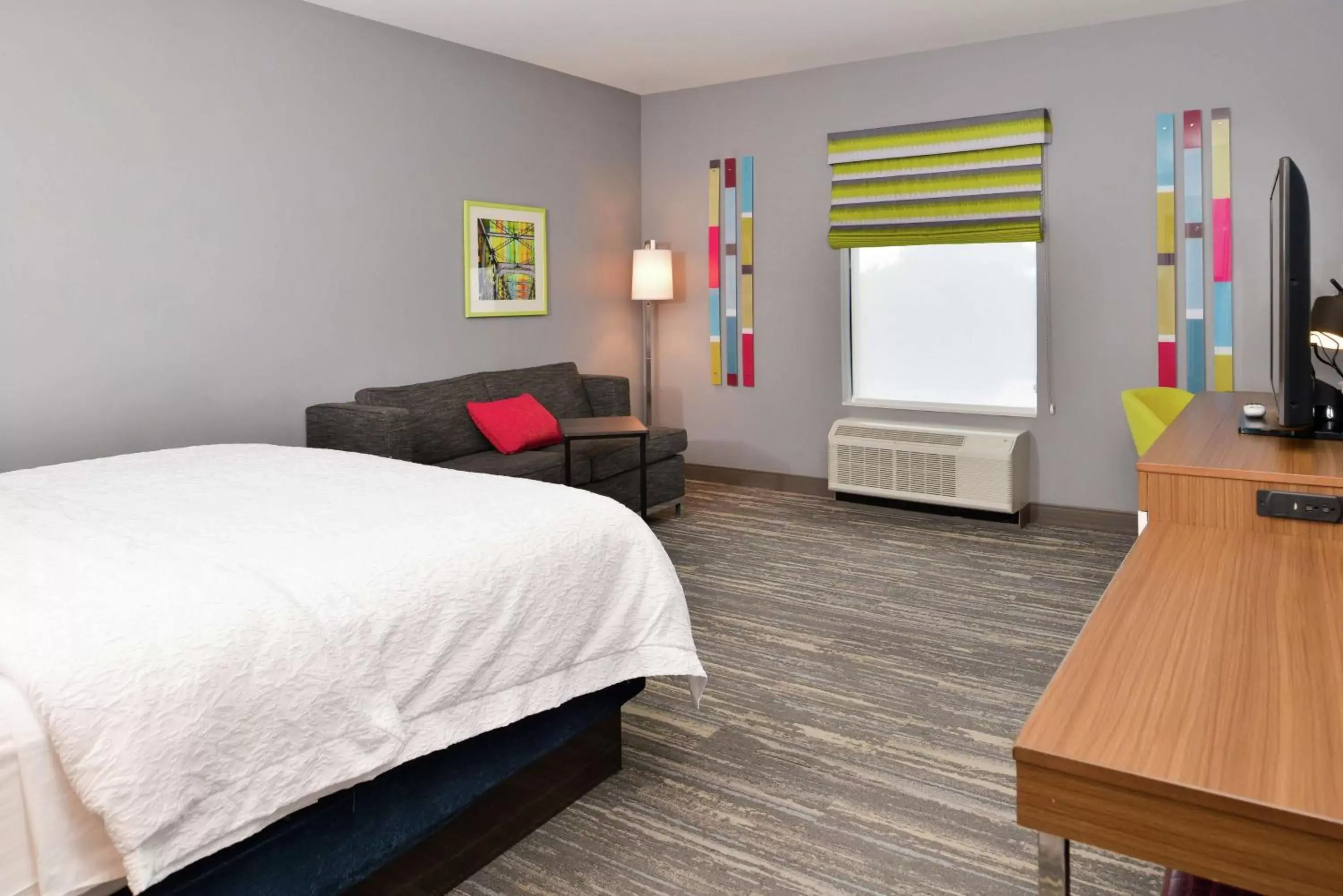 Bedroom, Bed in Hampton Inn & Suites Saint Paul Oakdale Woodbury