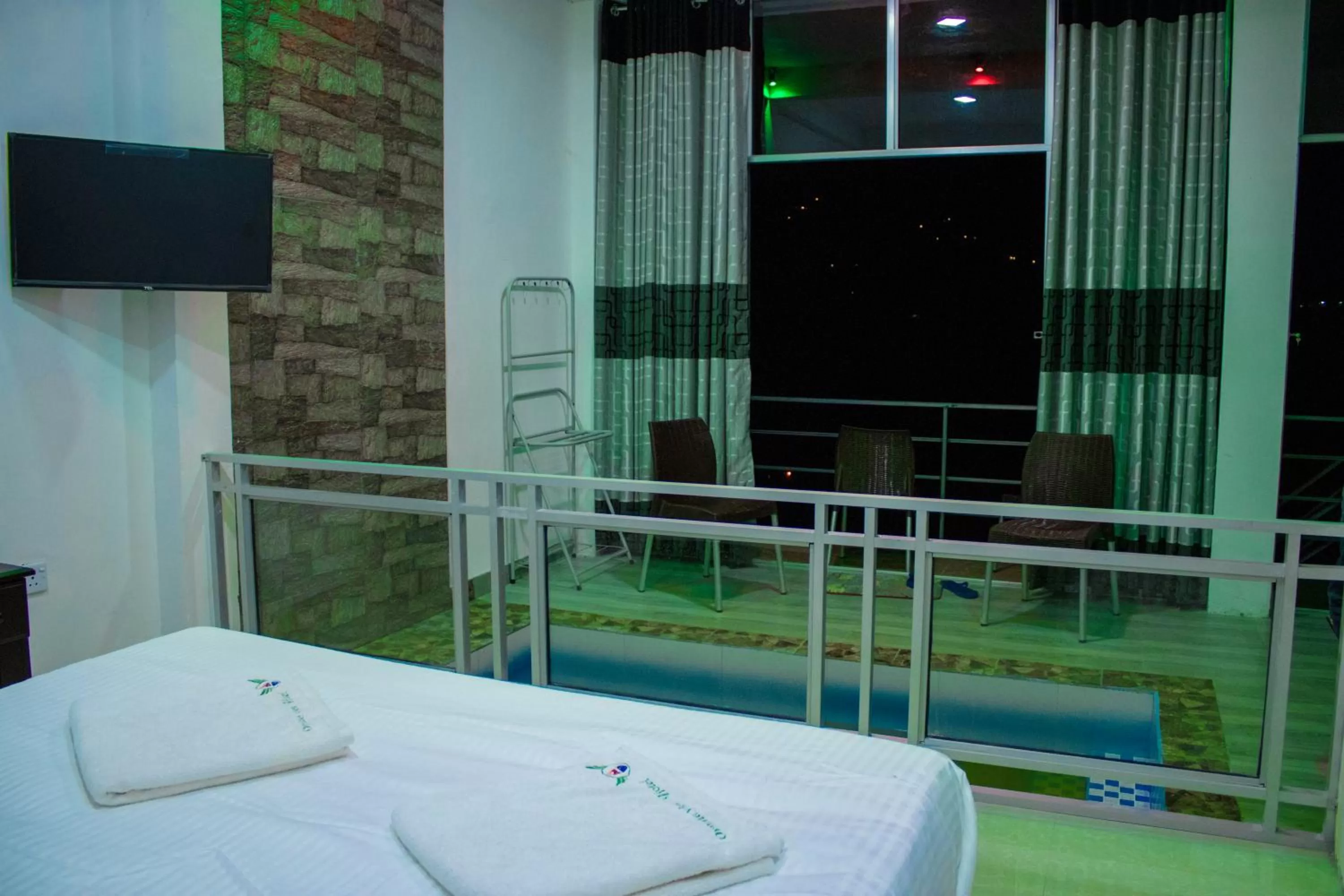 Bed in Ornateview Hotel