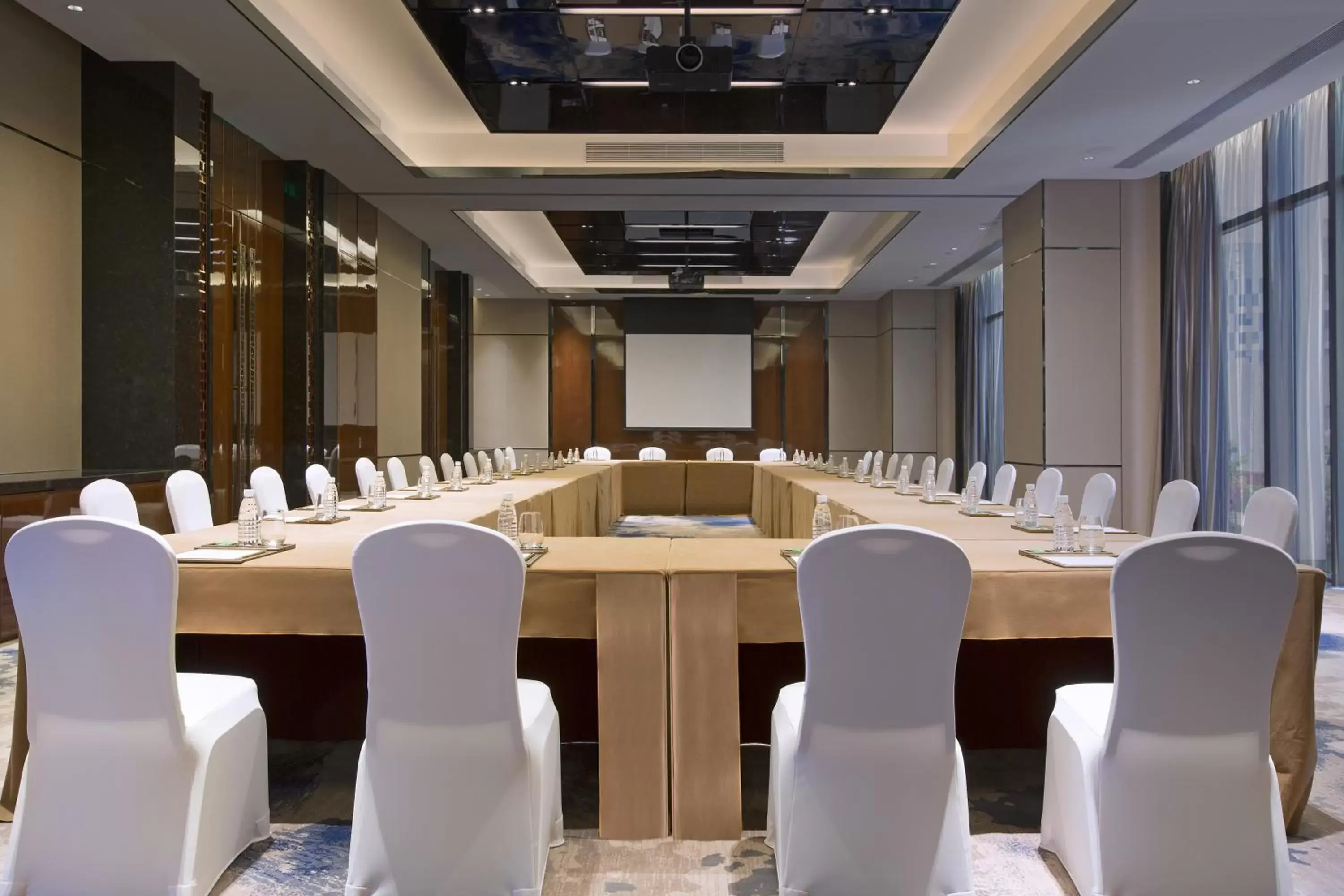 Business facilities in Wanda Vista Dongguan