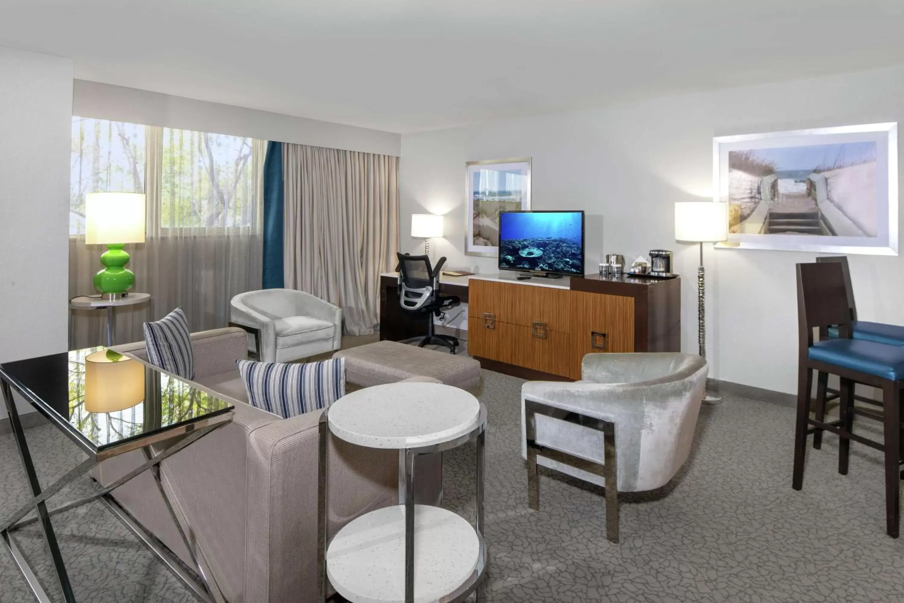 Bedroom, Seating Area in DoubleTree by Hilton Hotel Jacksonville Airport