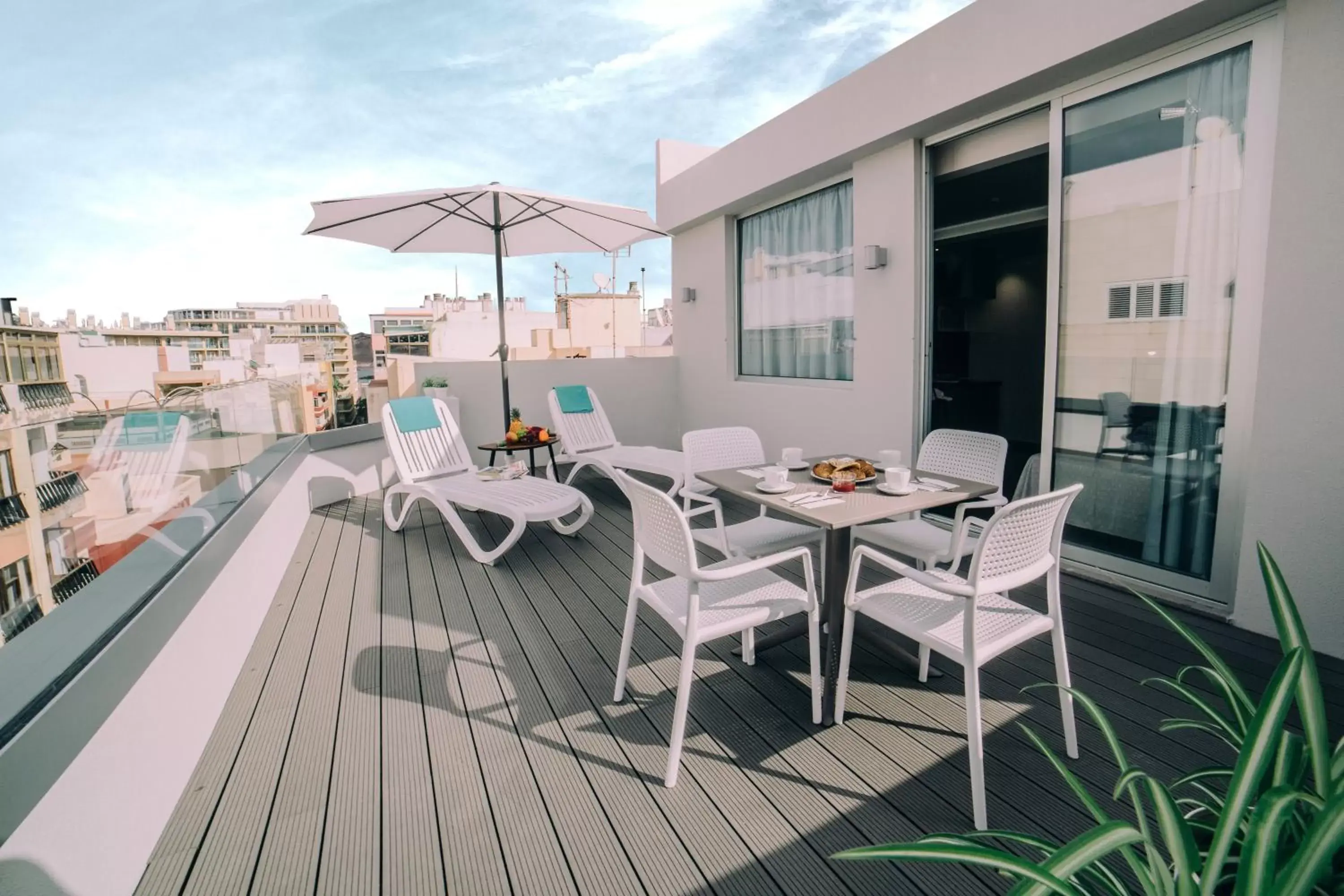 Balcony/Terrace in Mannix Urban Apartments