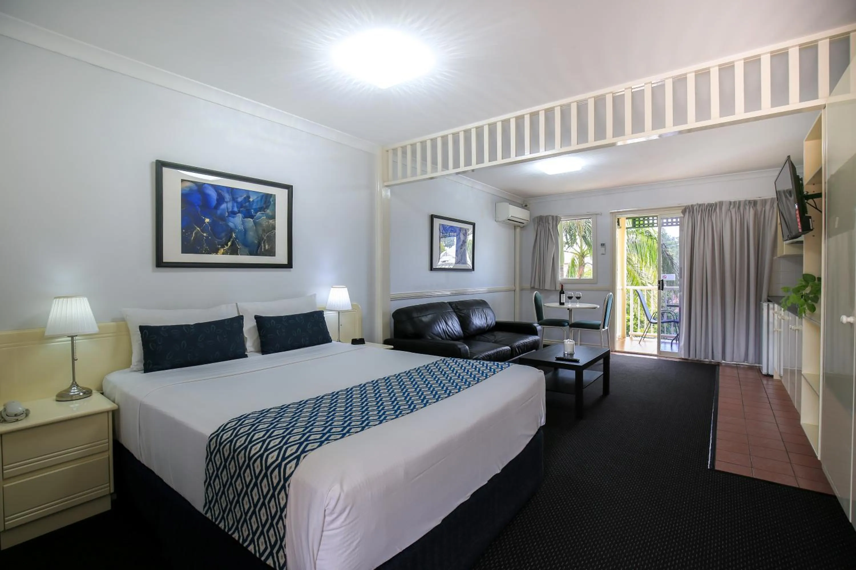 Bed in Toowong Central Motel Apartments