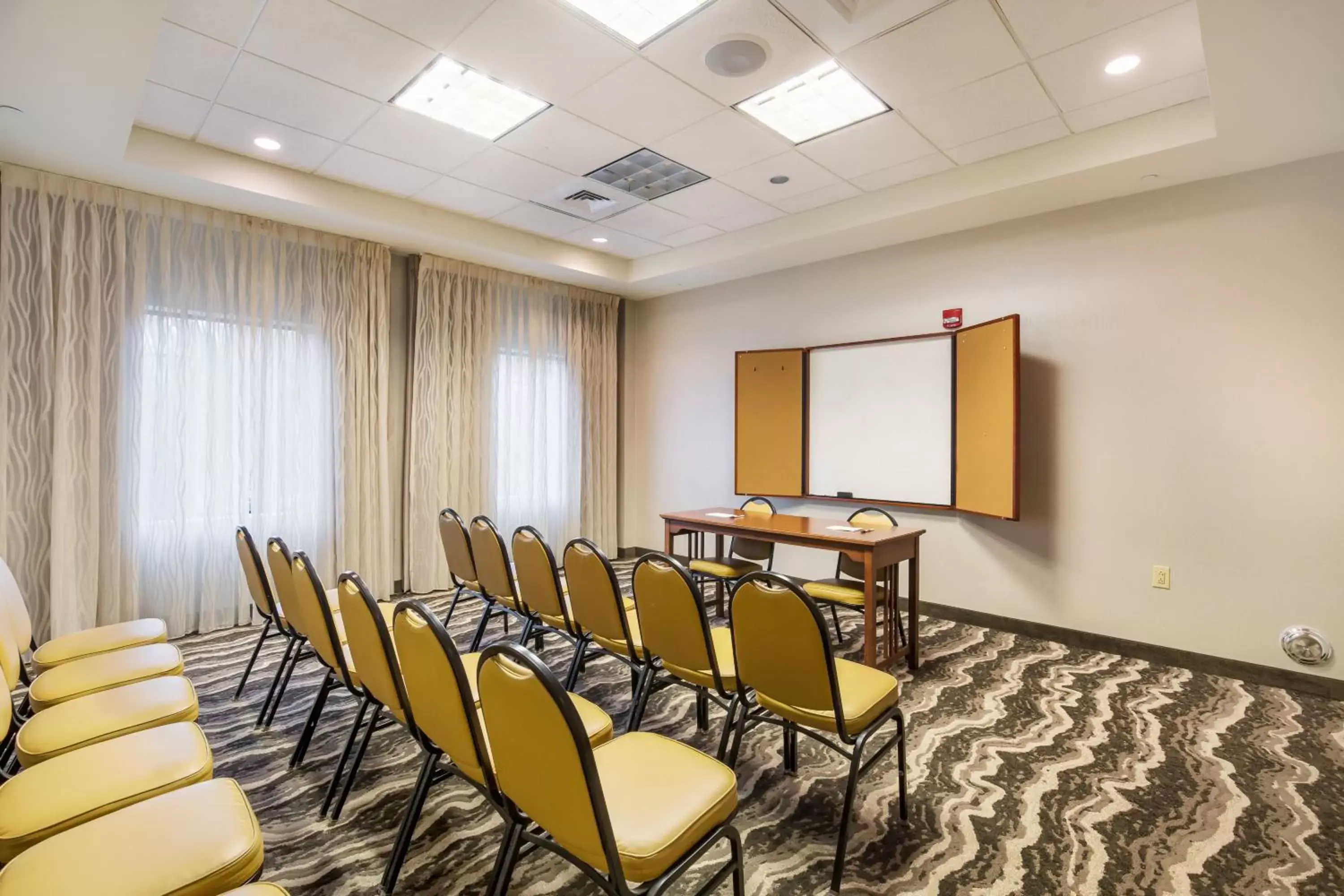 Meeting/conference room in Staybridge Suites Chesapeake-Virginia Beach, an IHG Hotel