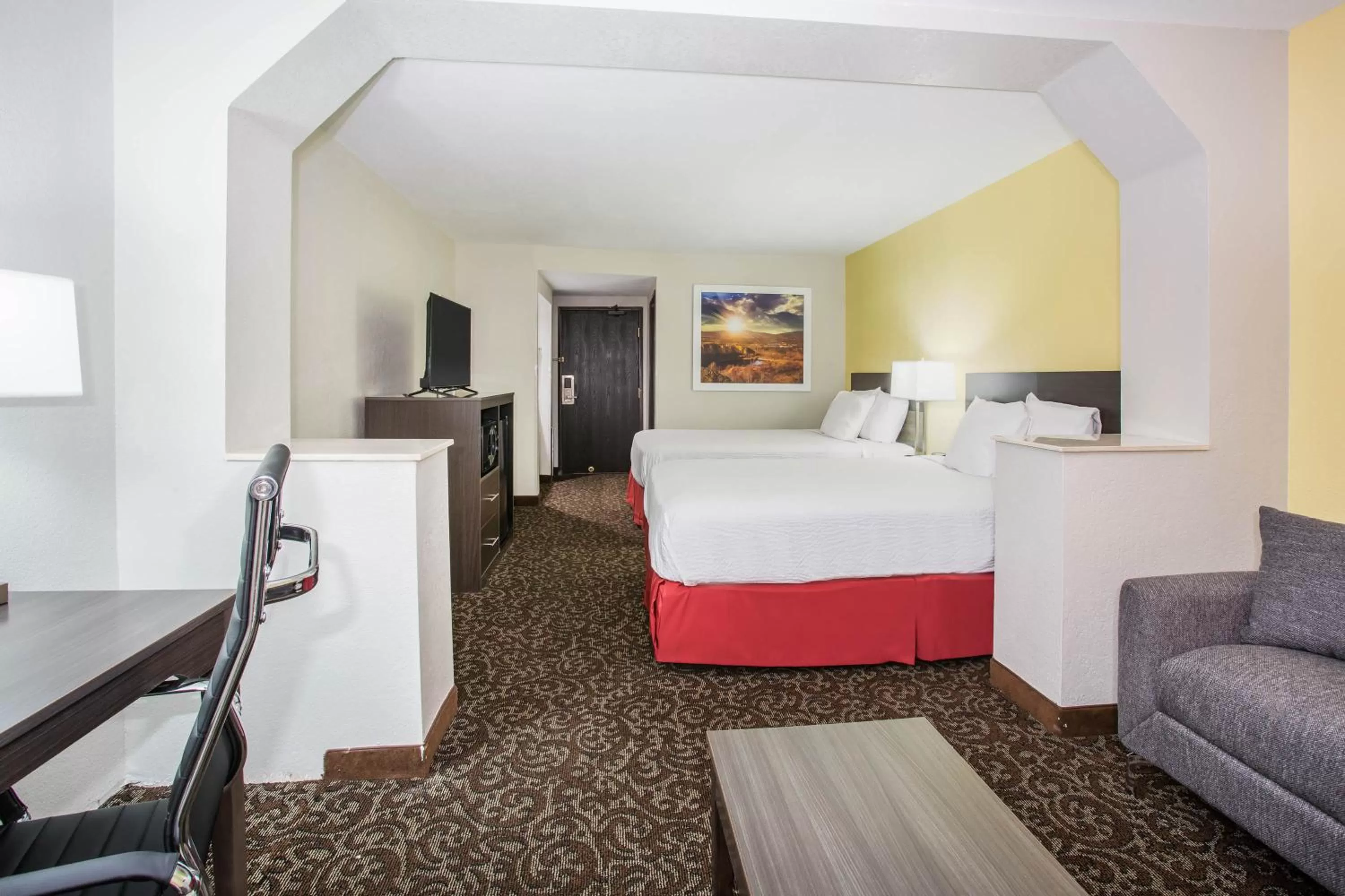 Photo of the whole room, Bed in Days Inn by Wyndham Phoenix North