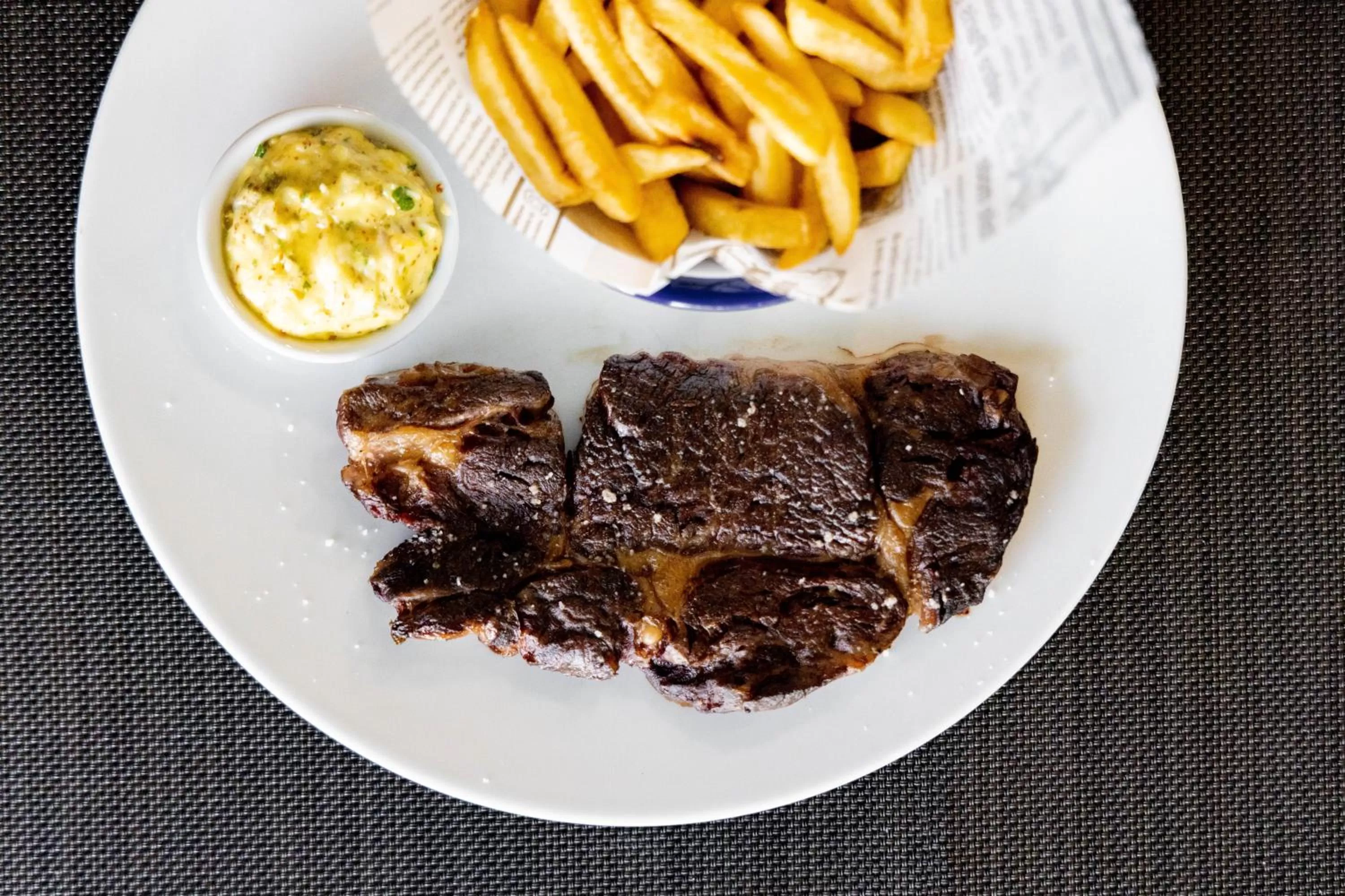 Restaurant/places to eat in Novotel Senart Golf De Greenparc