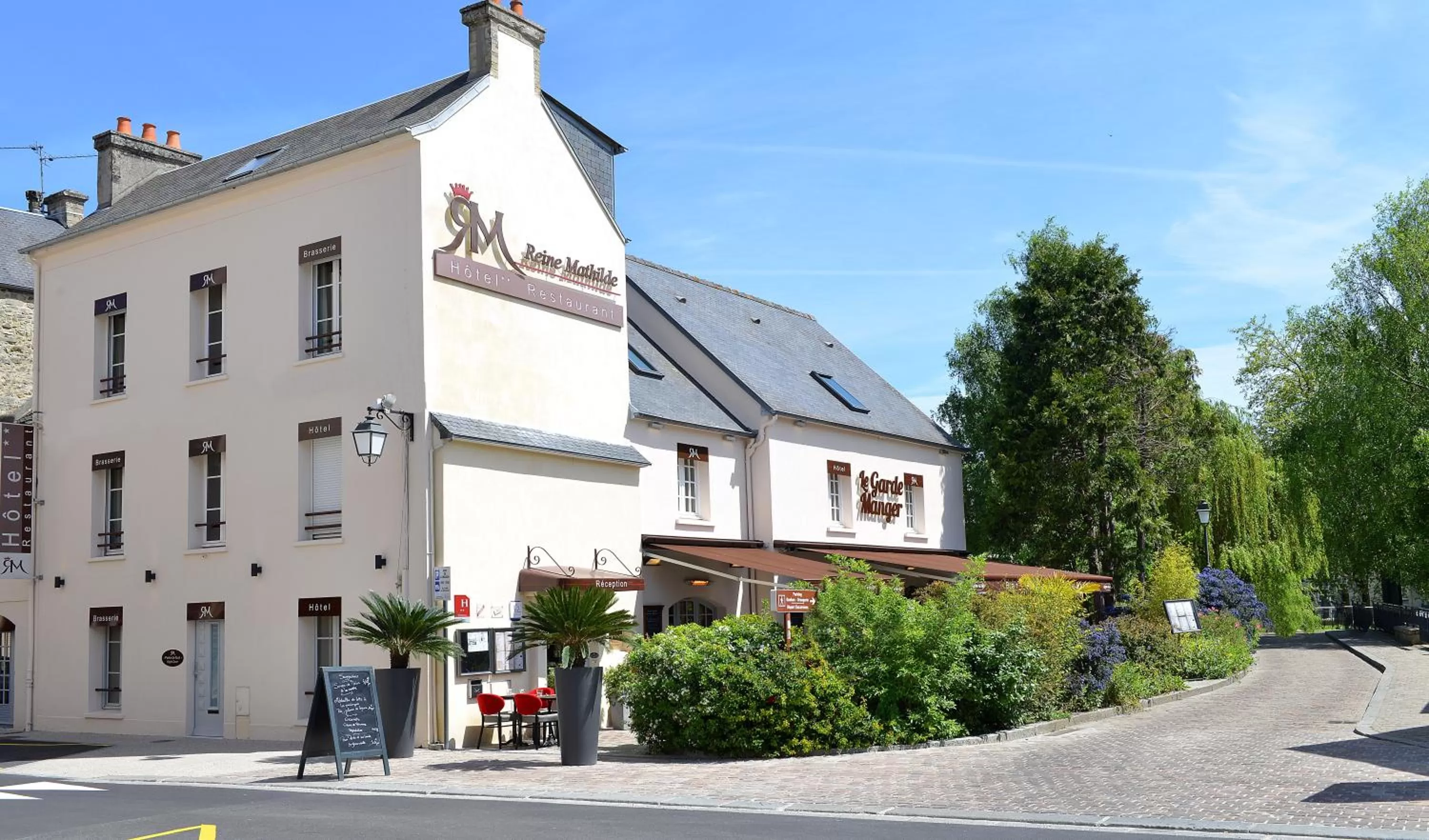 Property building in Hotel Reine Mathilde