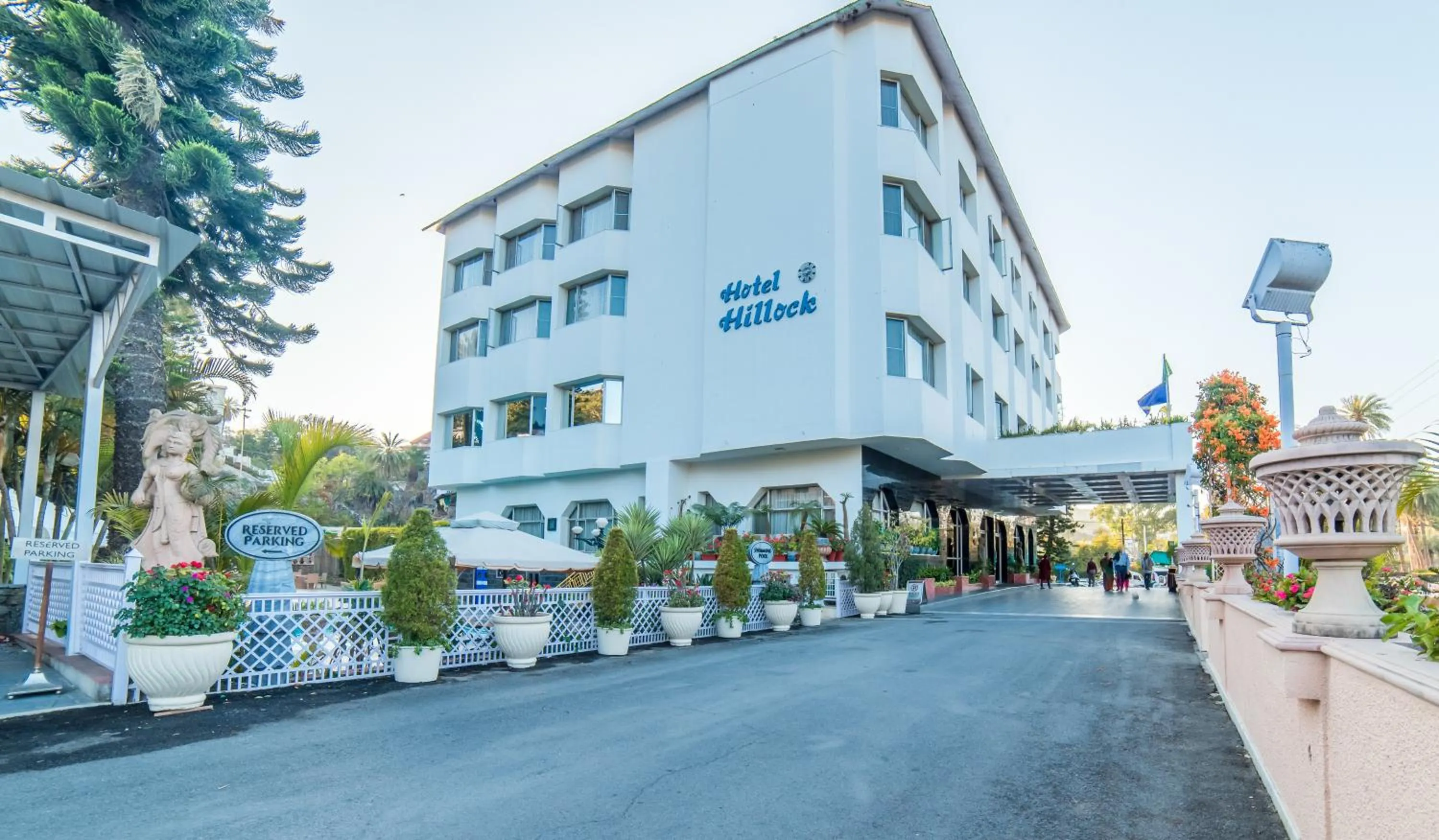 Facade/entrance in Hotel Hillock