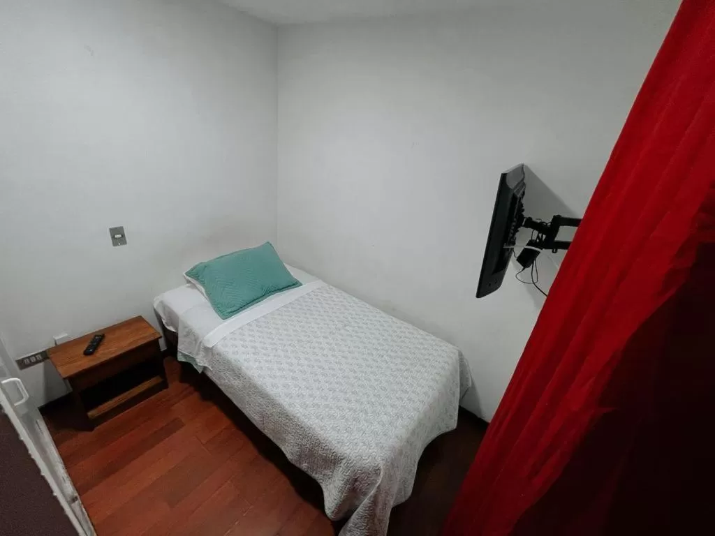 Bedroom, Bed in Hotel Plaza Colon