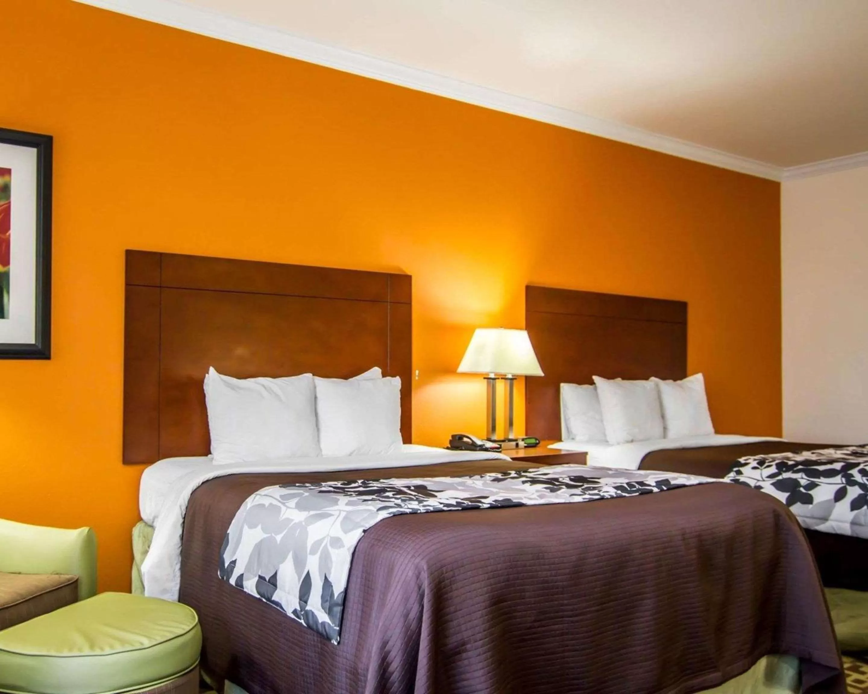 Photo of the whole room, Bed in Sleep Inn & Suites Shreveport West